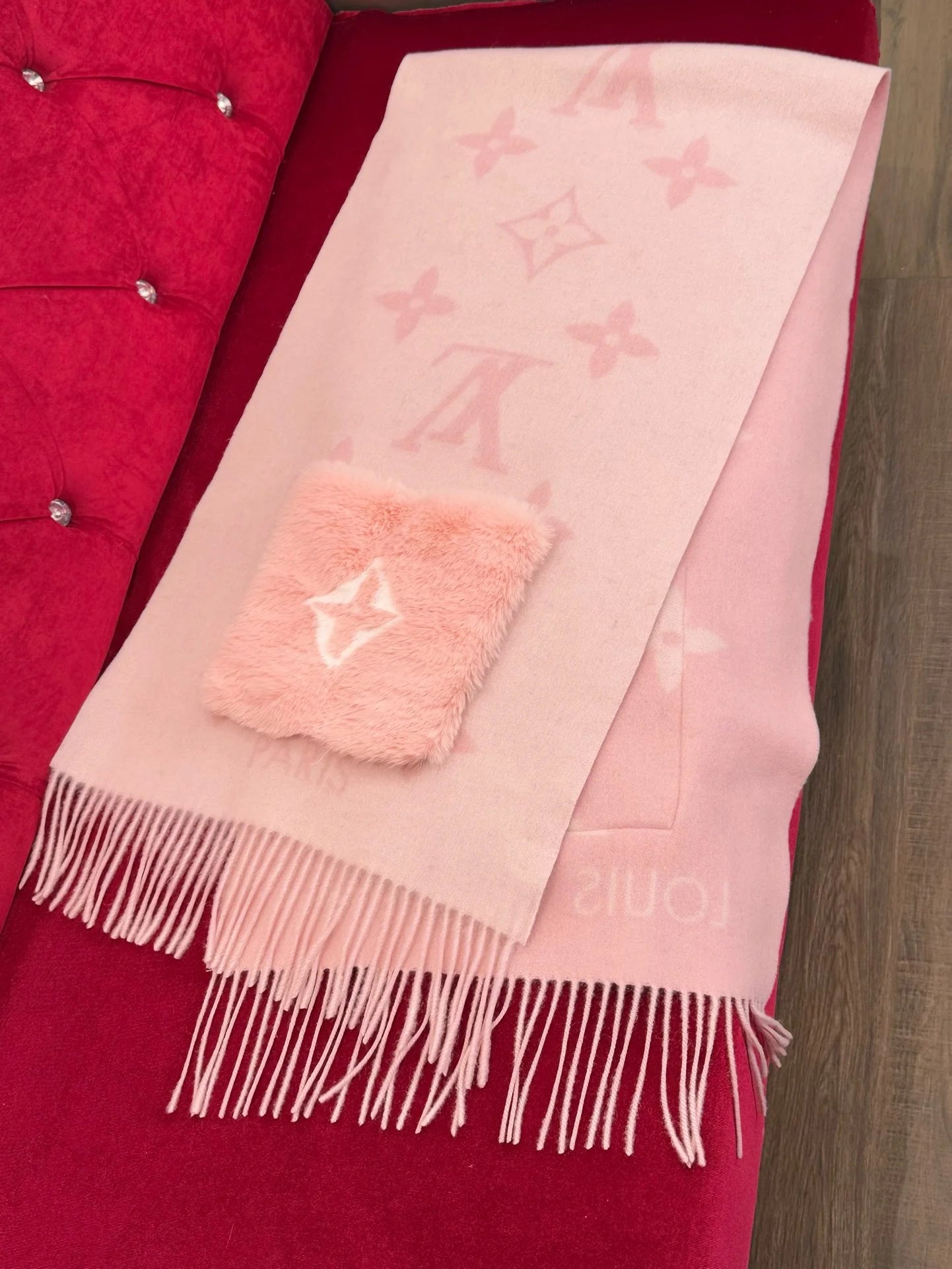 LV SCARF