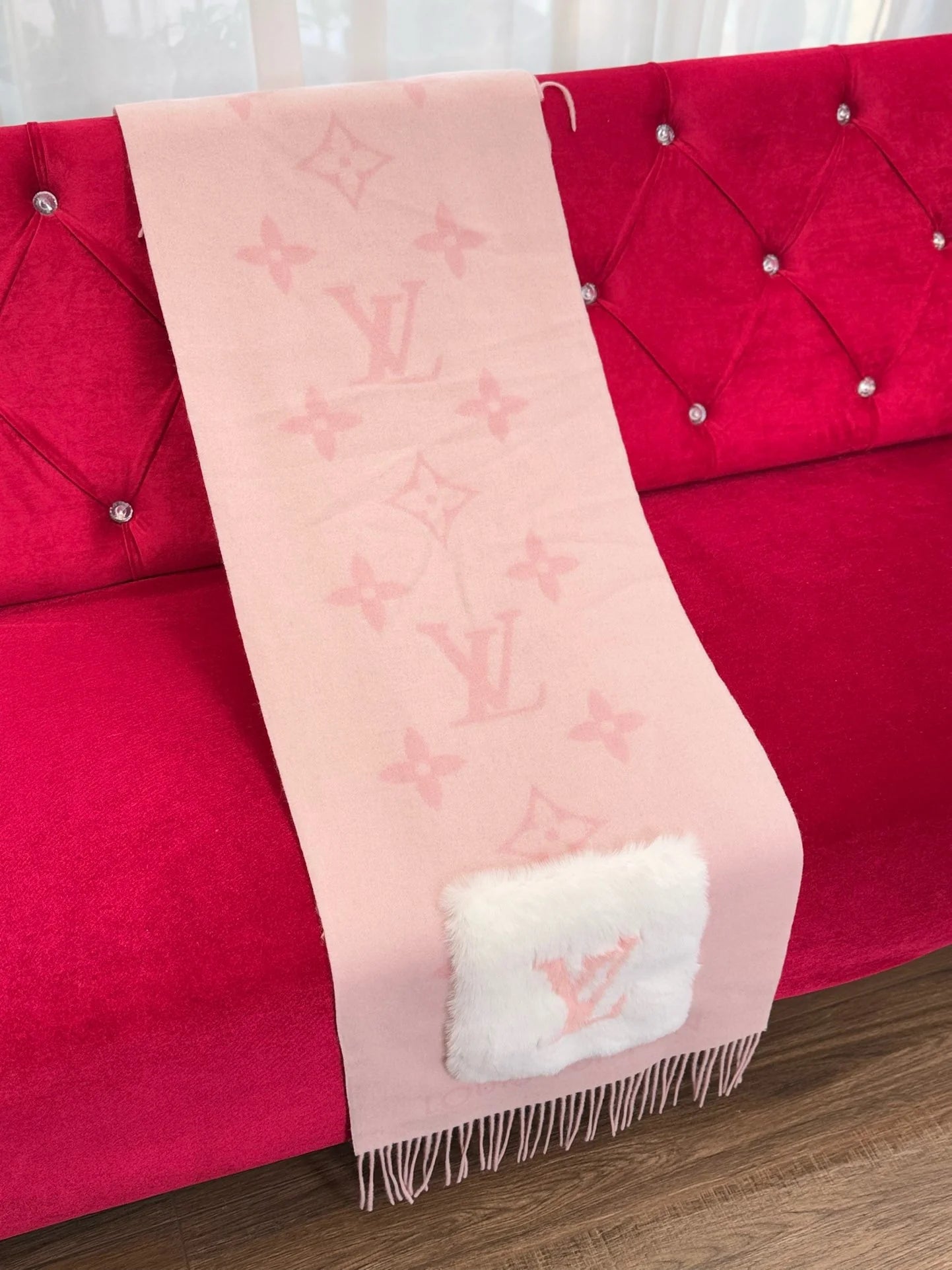 LV SCARF