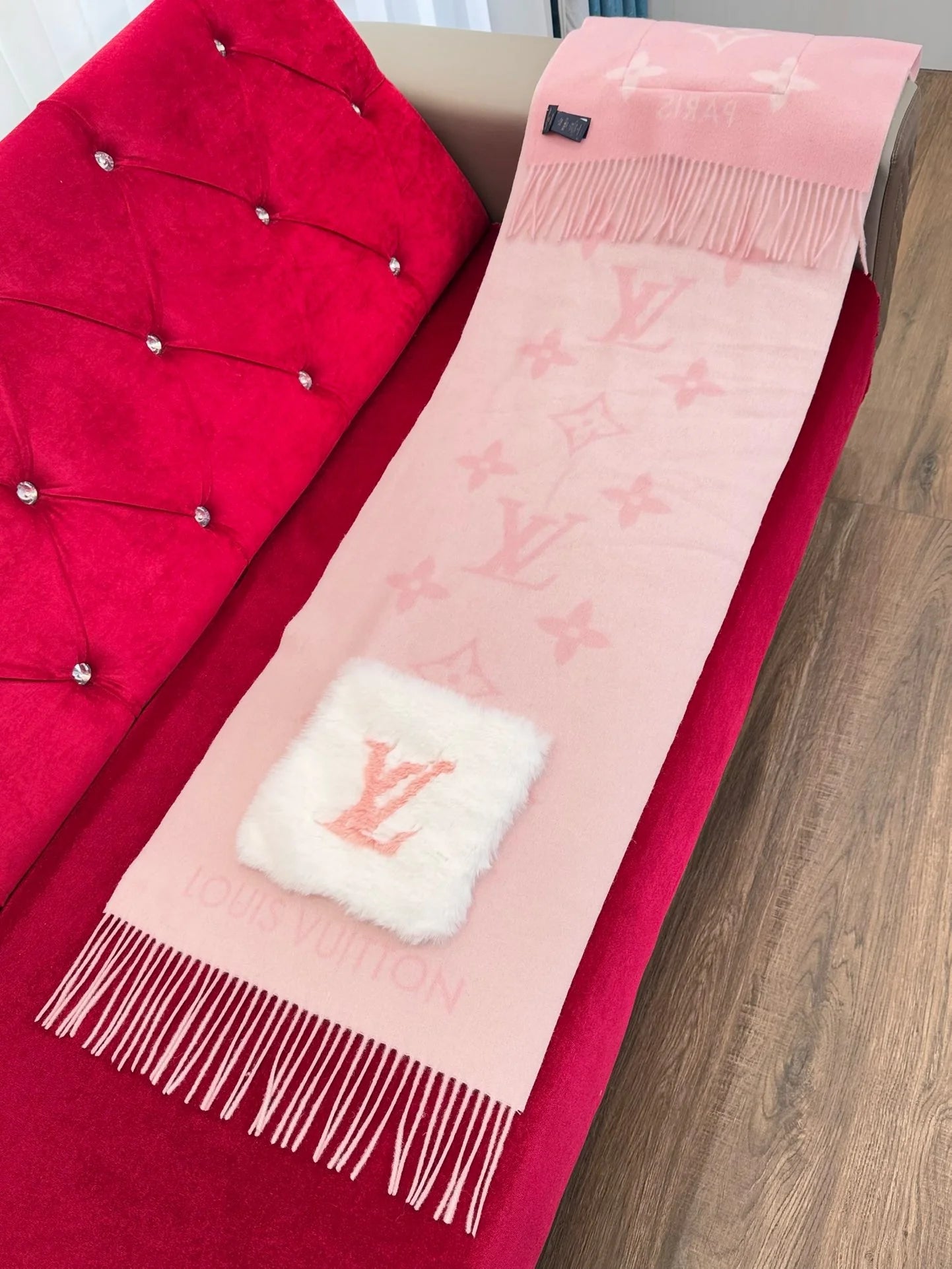 LV SCARF