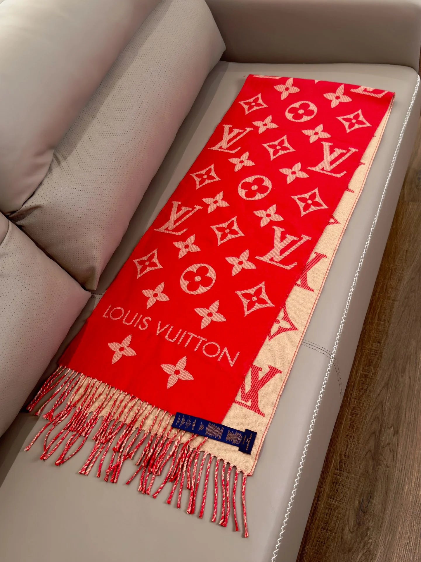 LV SCARF