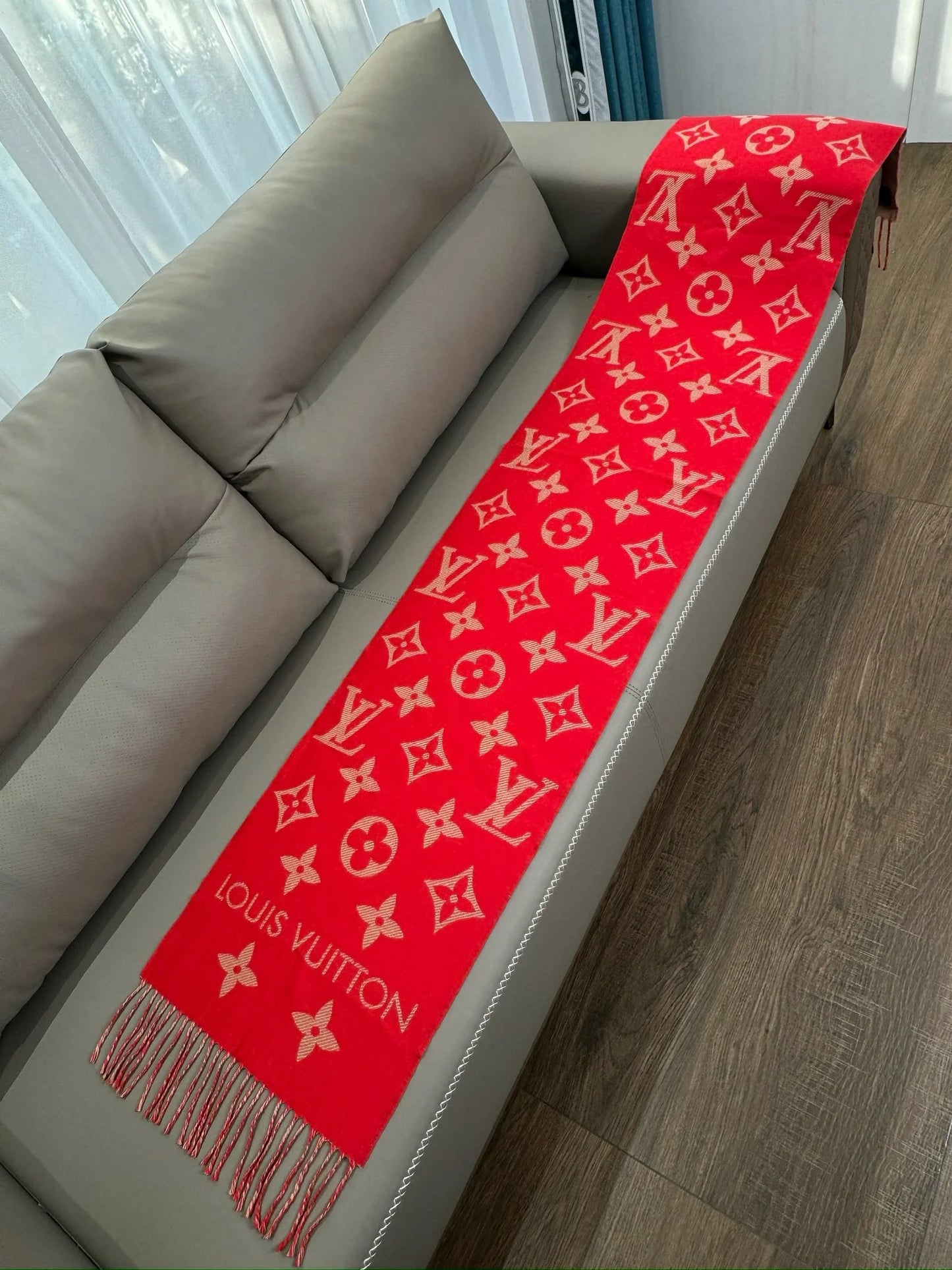 LV SCARF