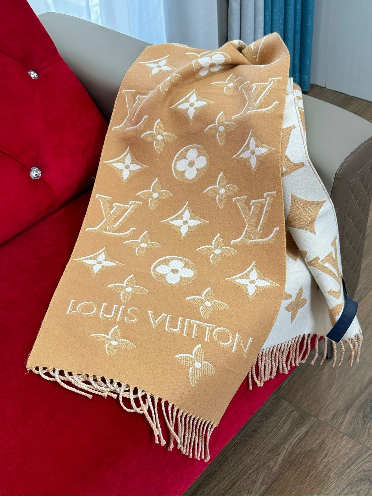 LV SCARF