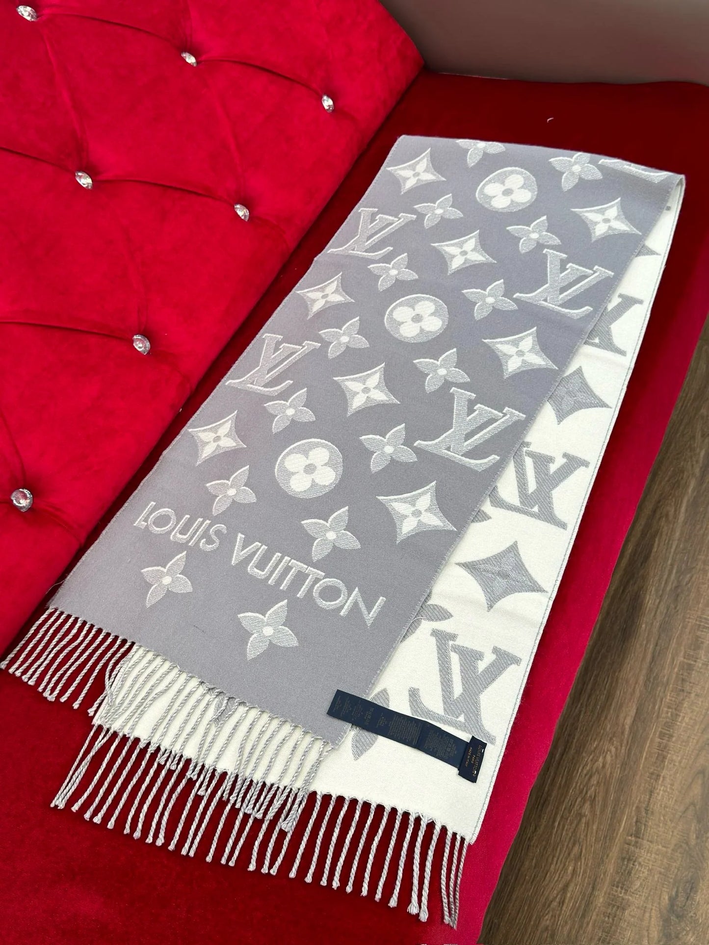 LV SCARF