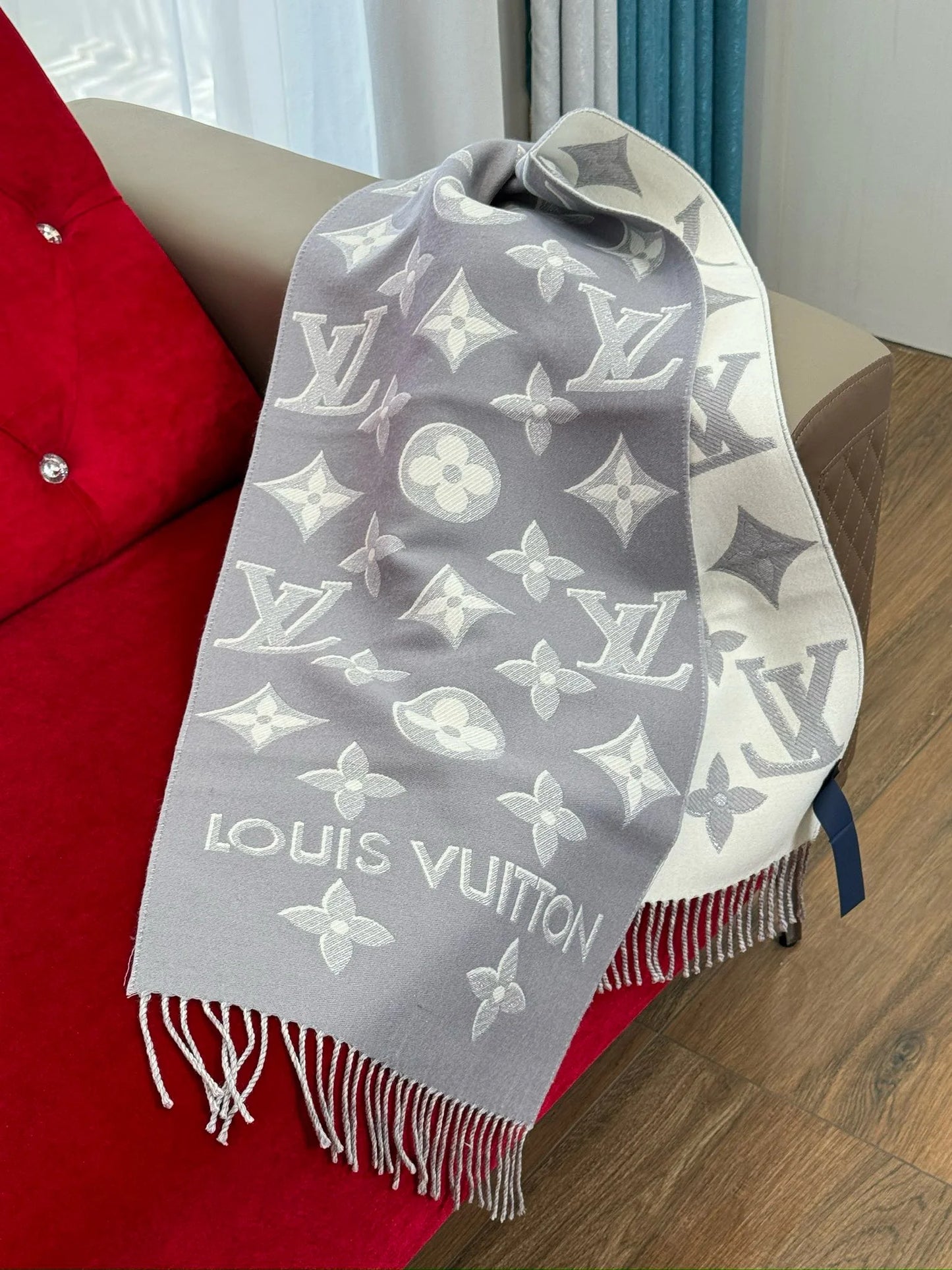 LV SCARF