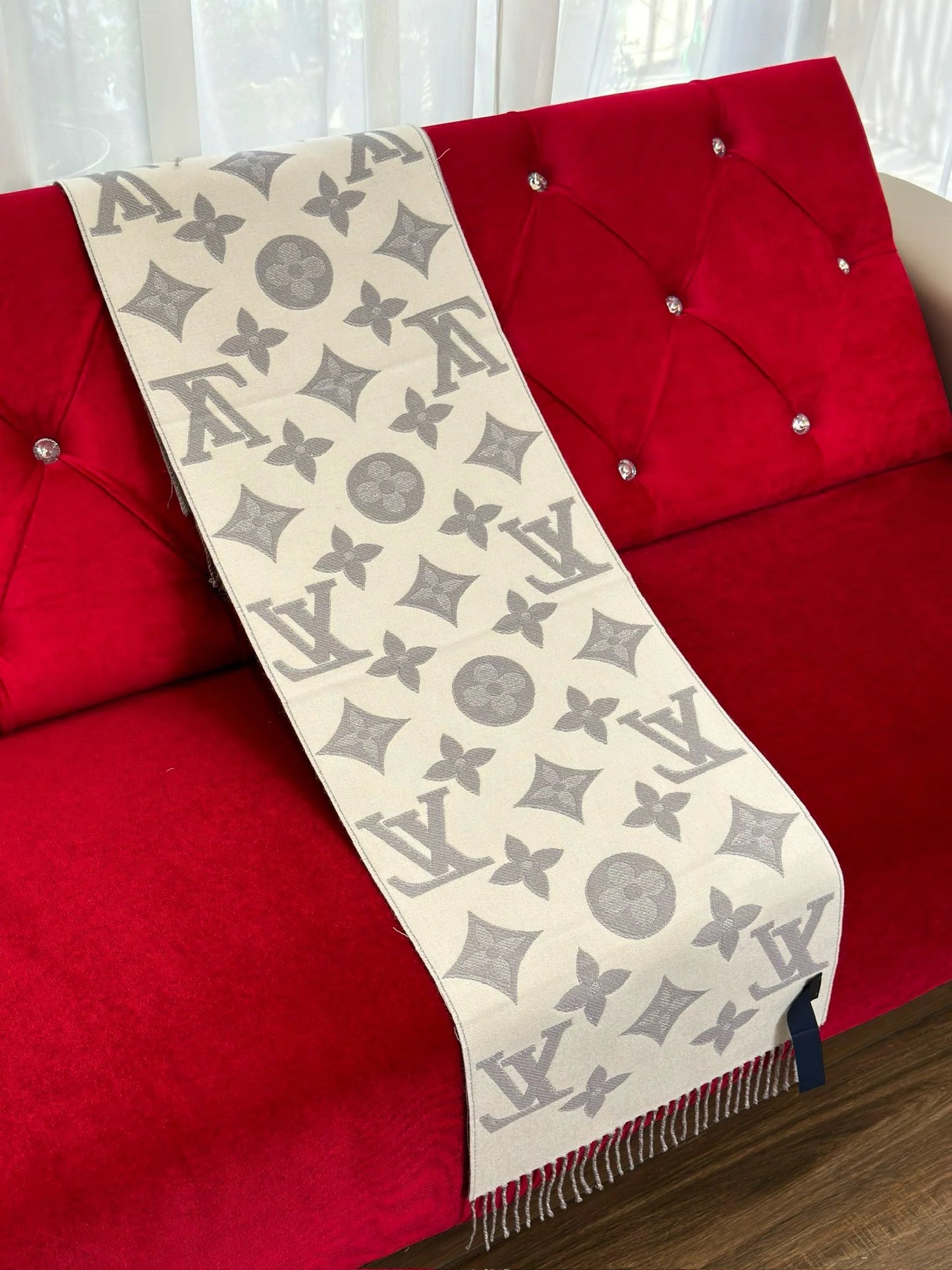 LV SCARF