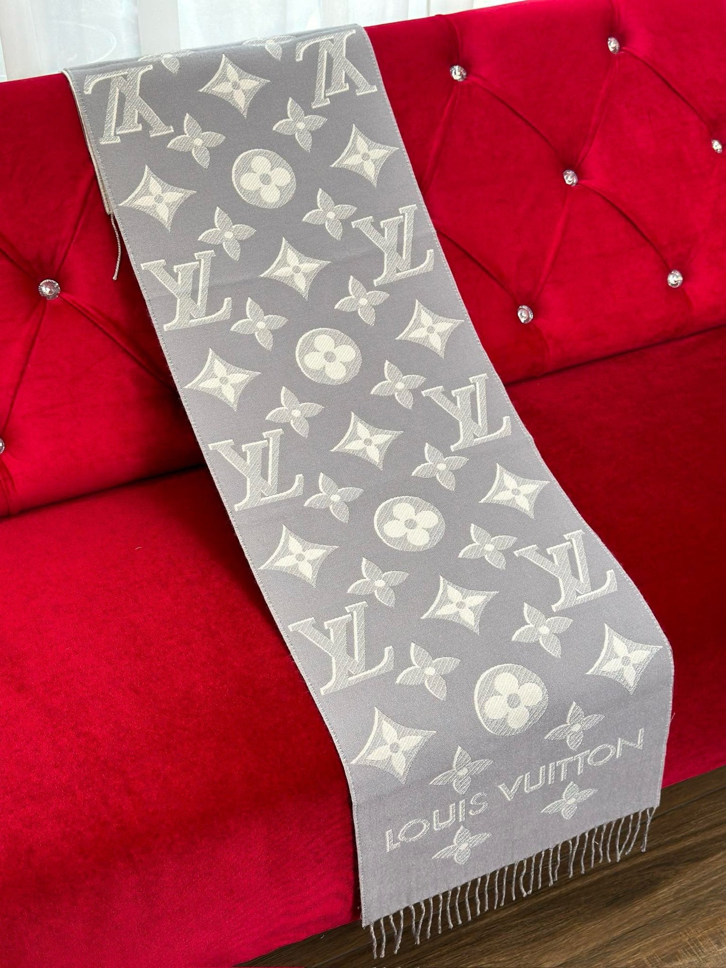 LV SCARF