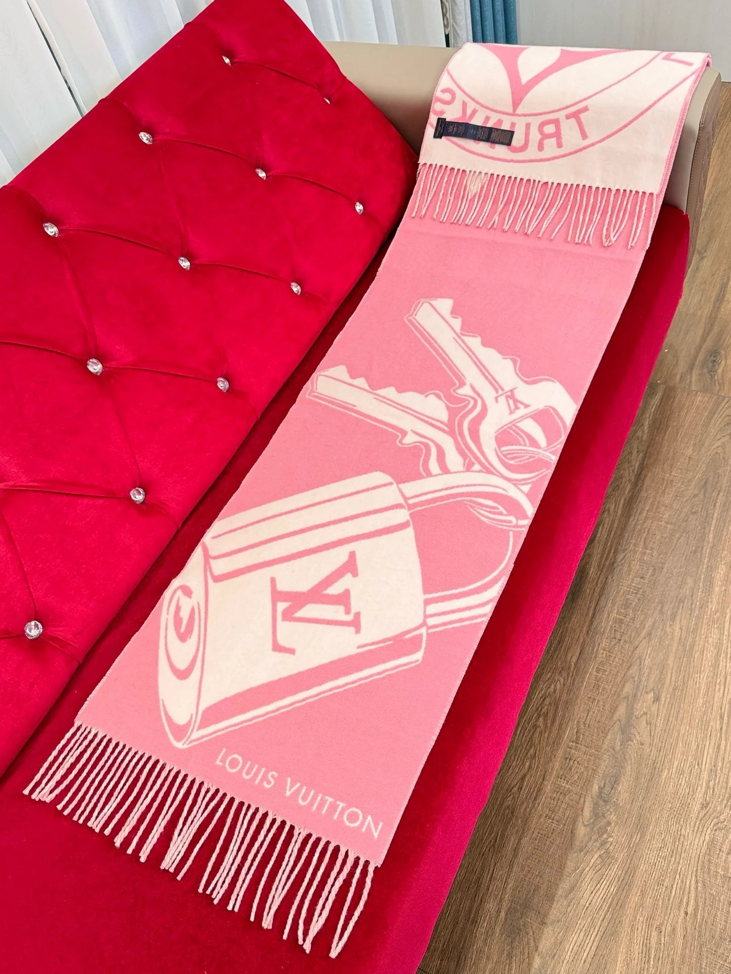LV SCARF