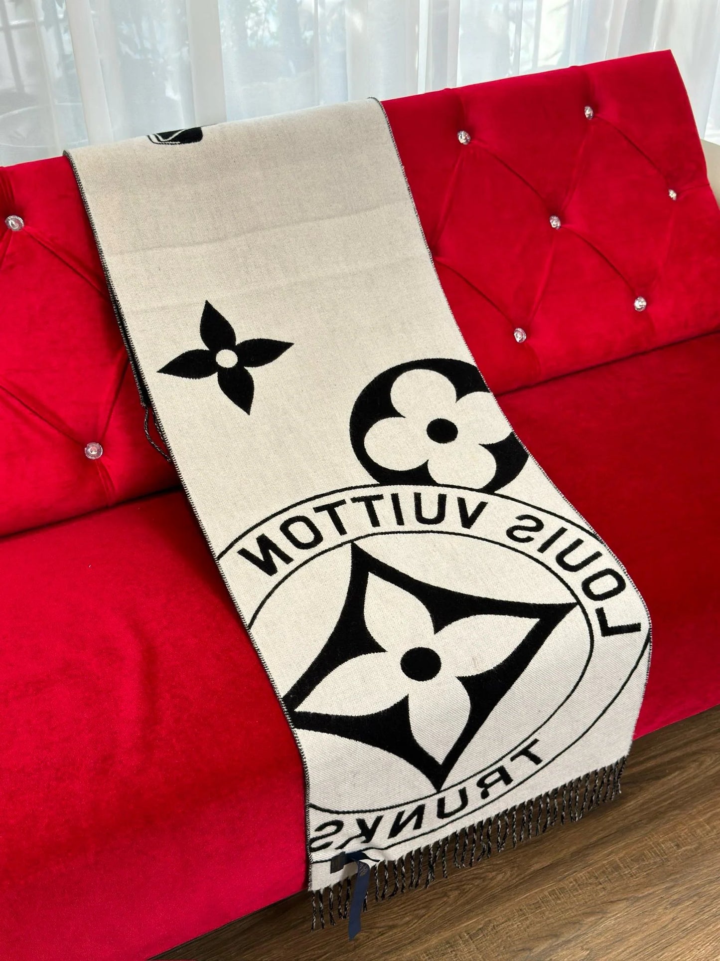 LV SCARF