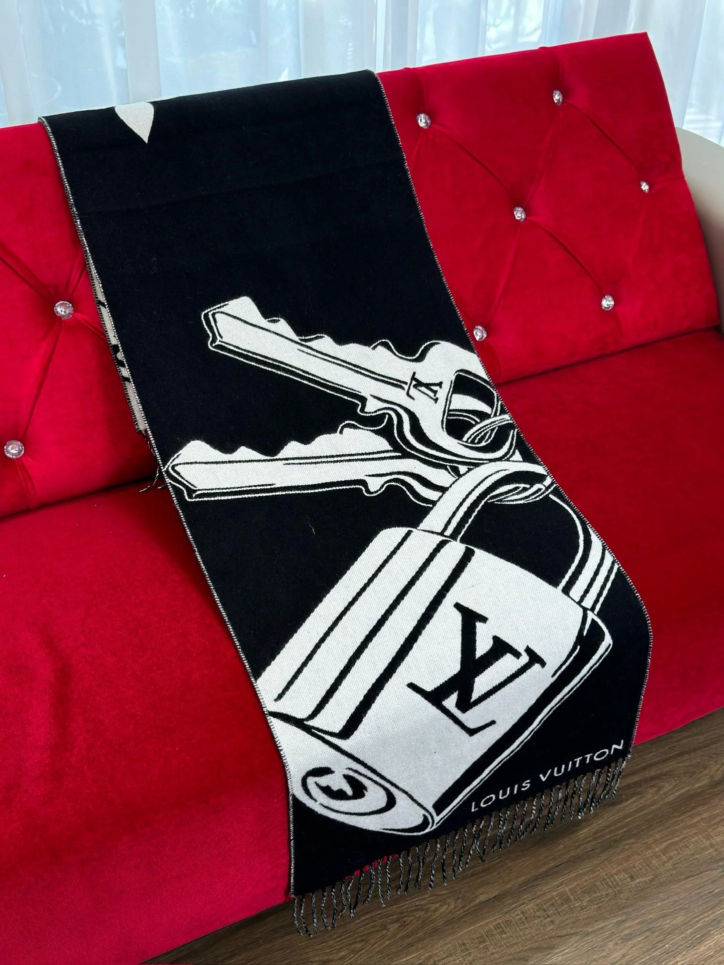 LV SCARF