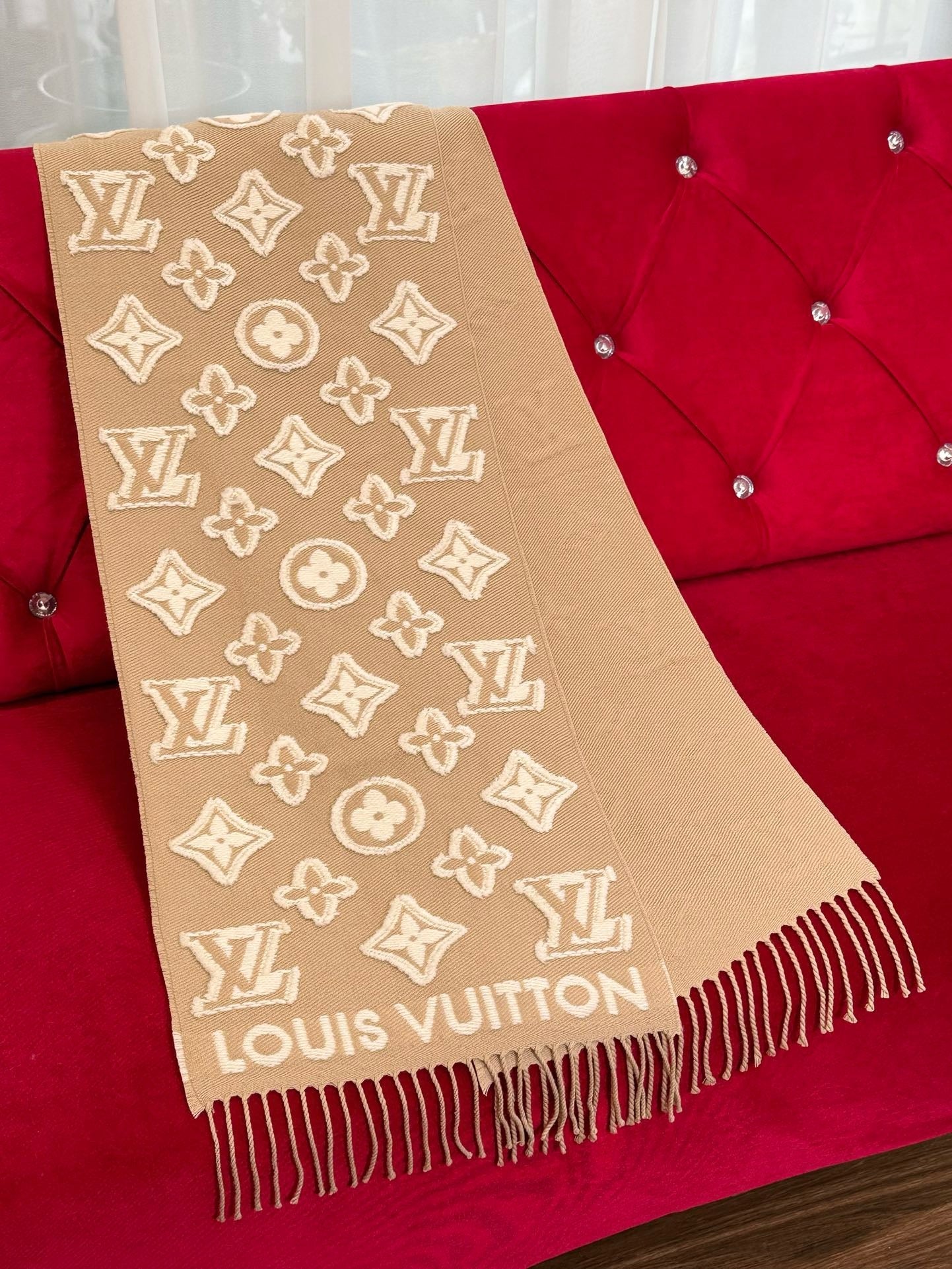 LV SCARF