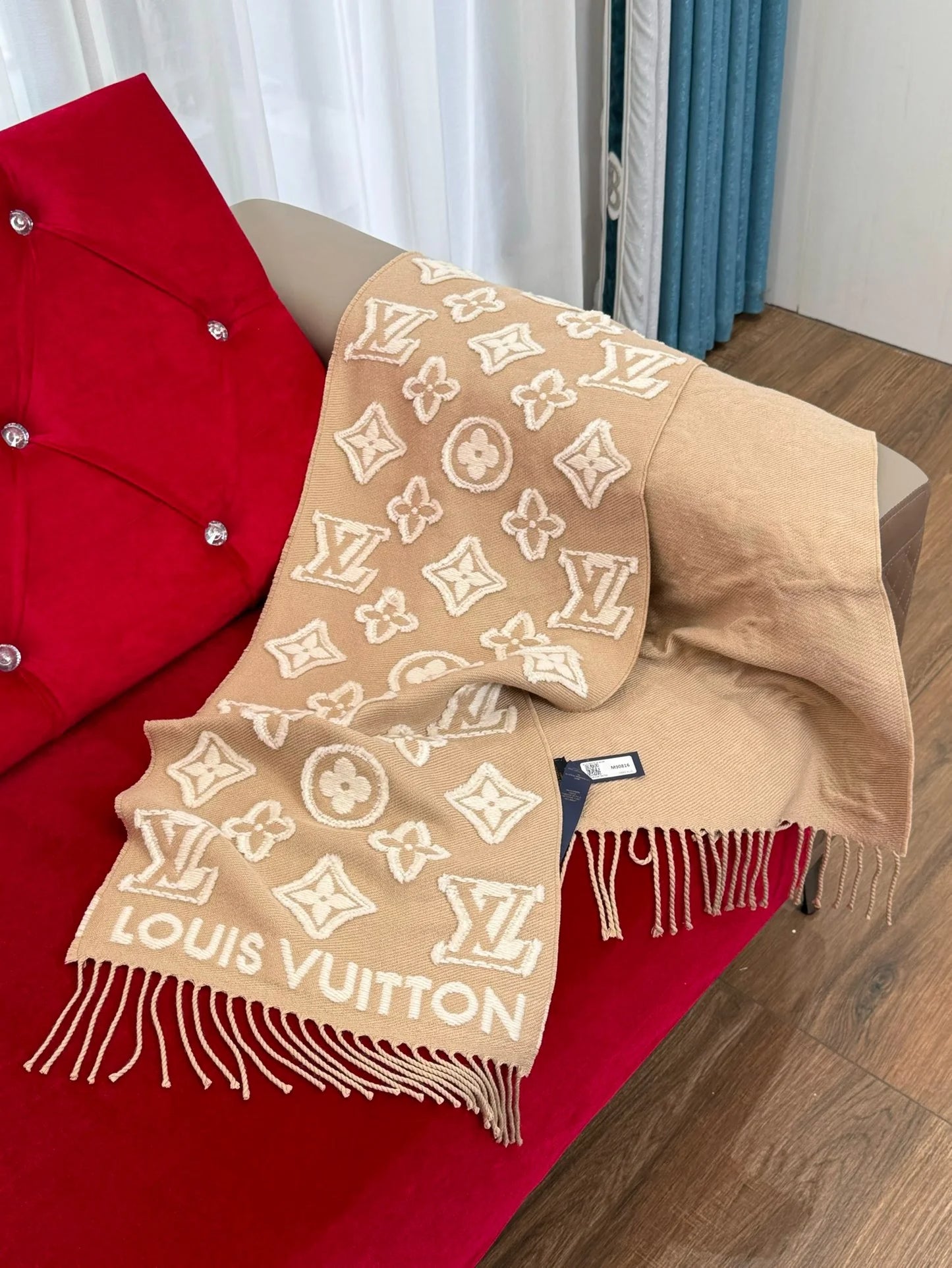 LV SCARF