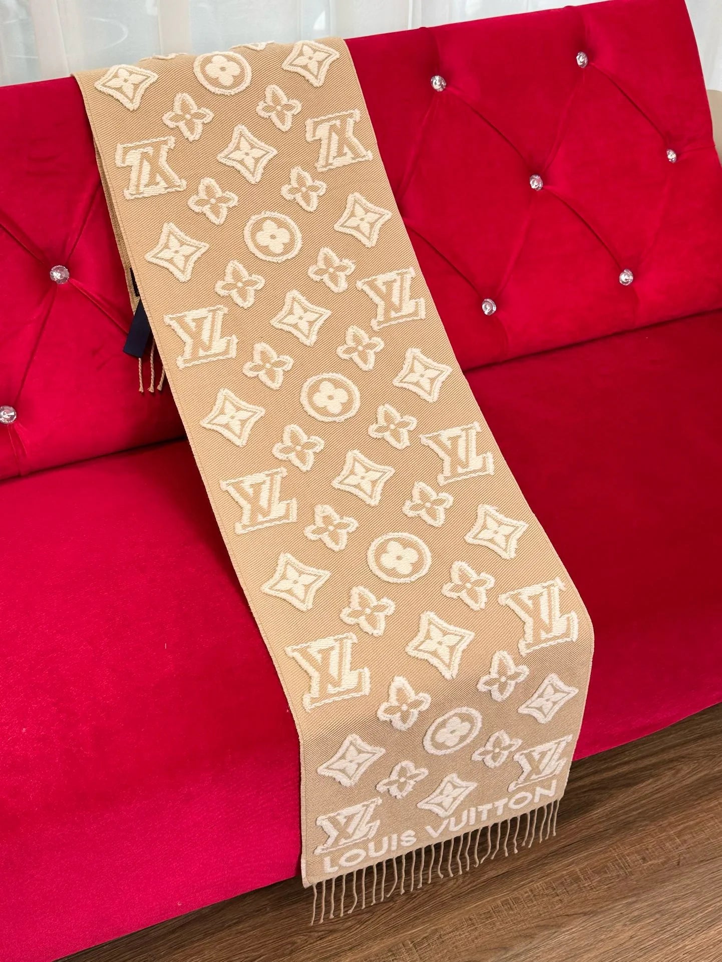 LV SCARF