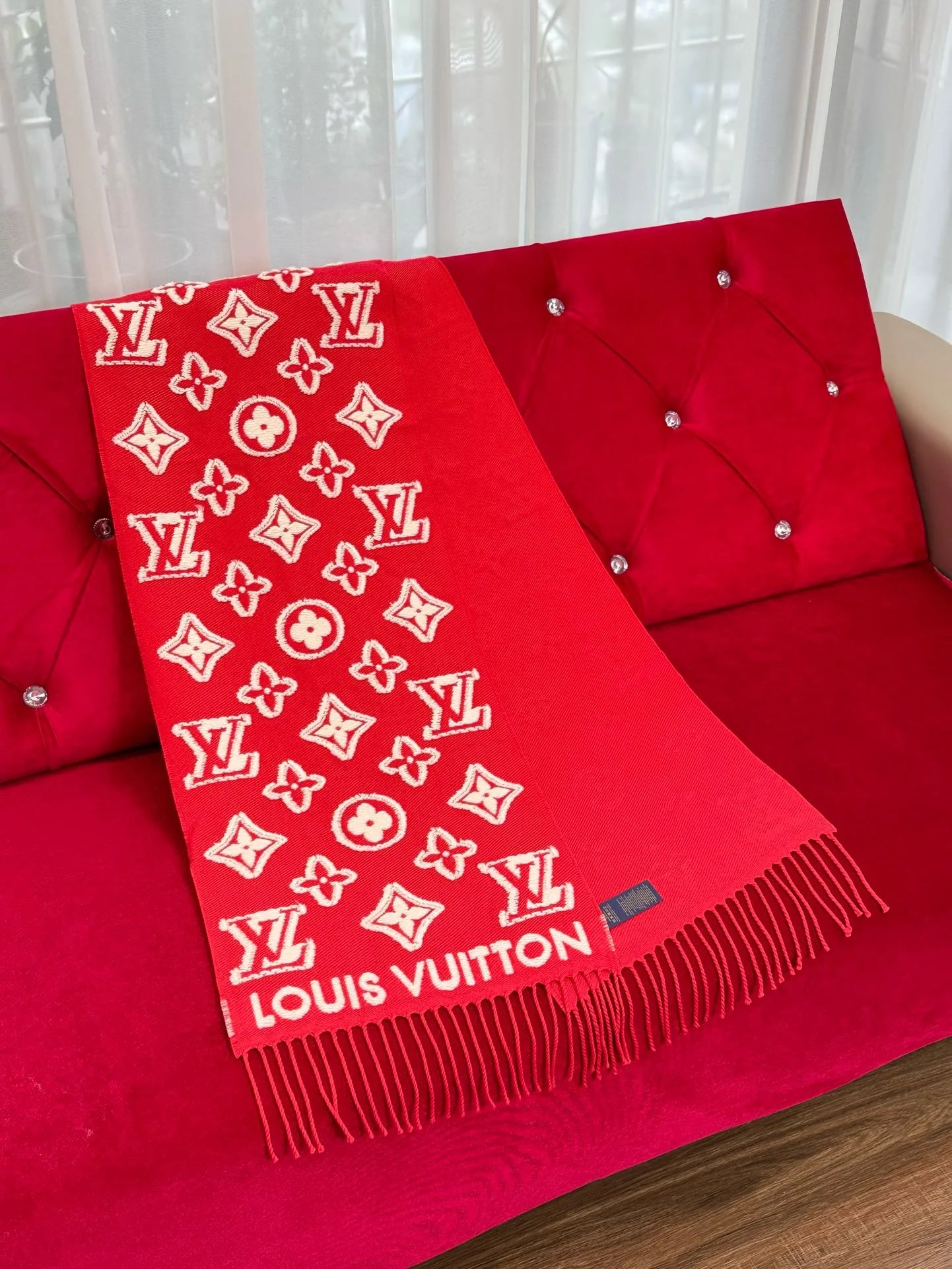 LV SCARF