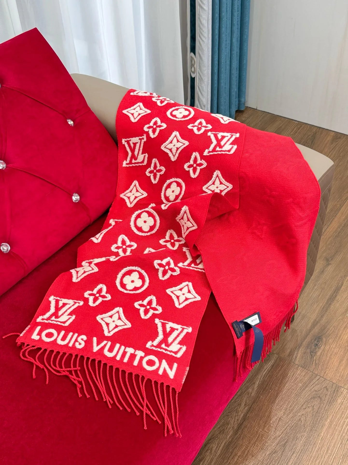 LV SCARF