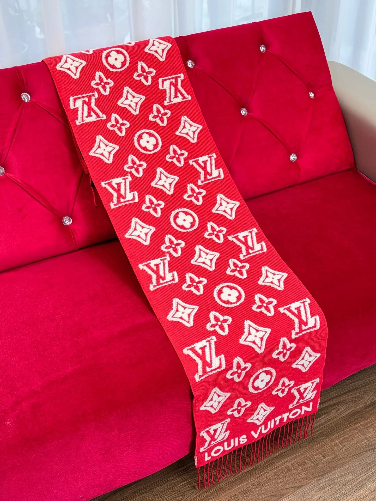 LV SCARF
