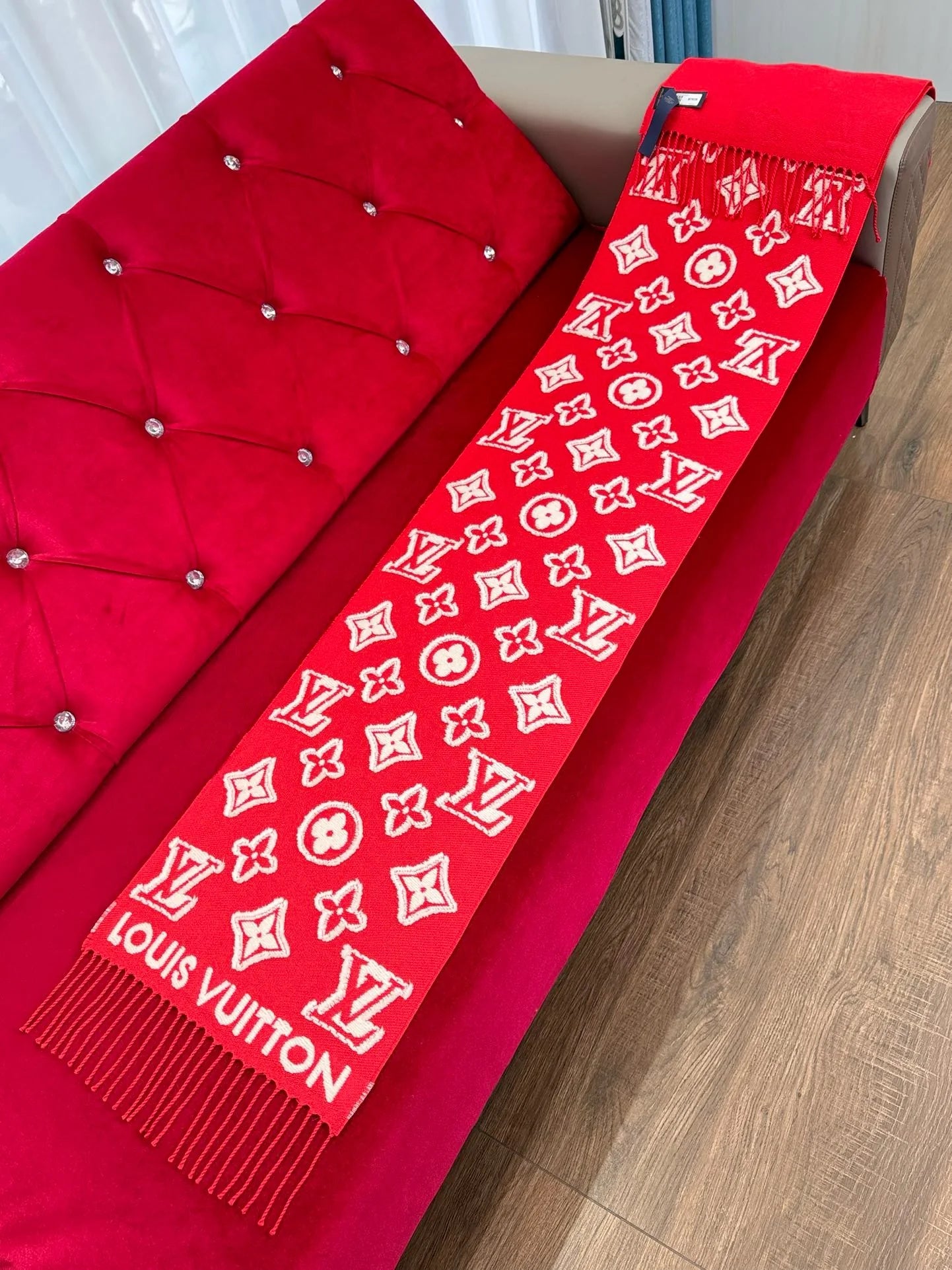 LV SCARF