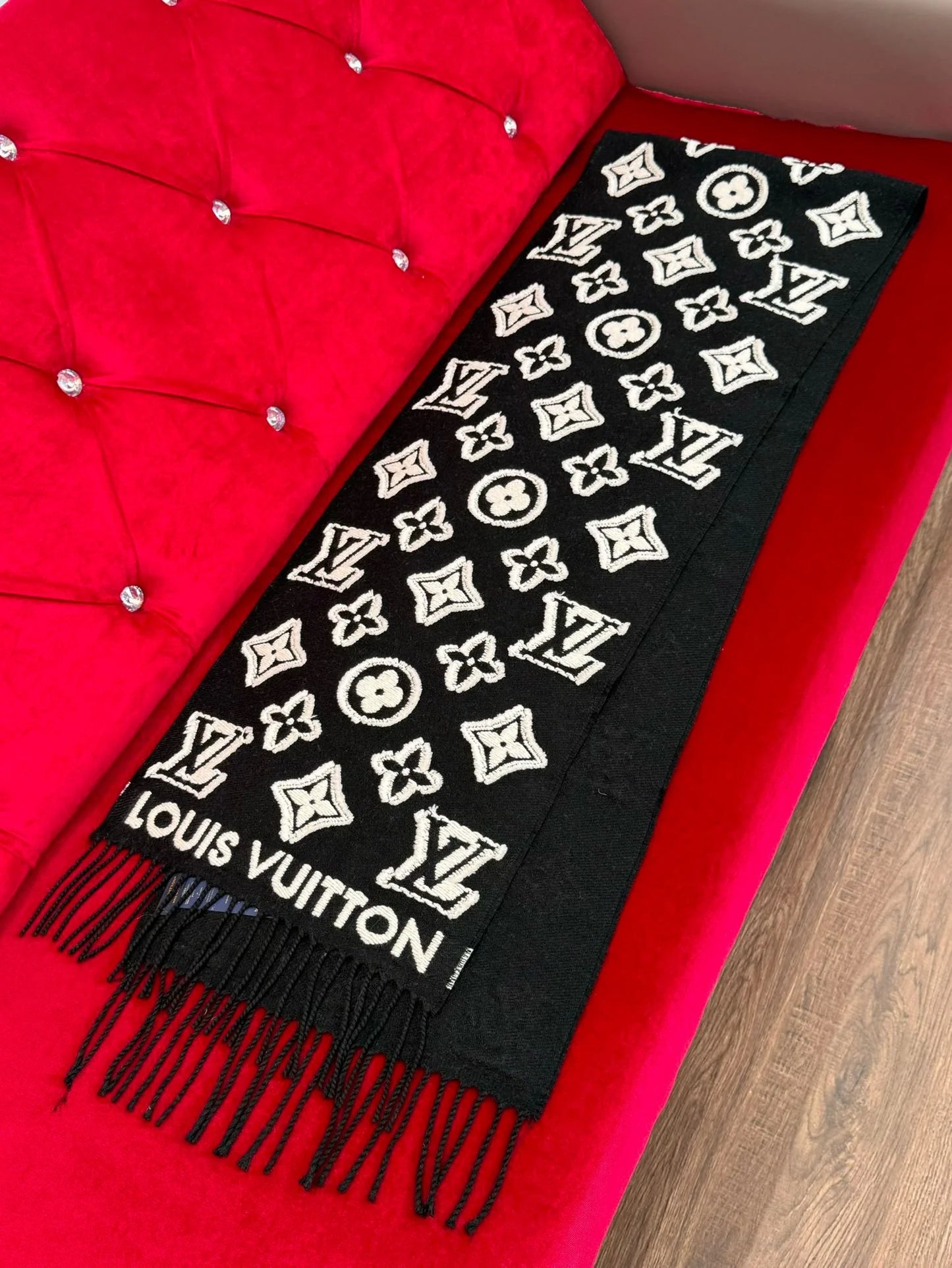 LV SCARF