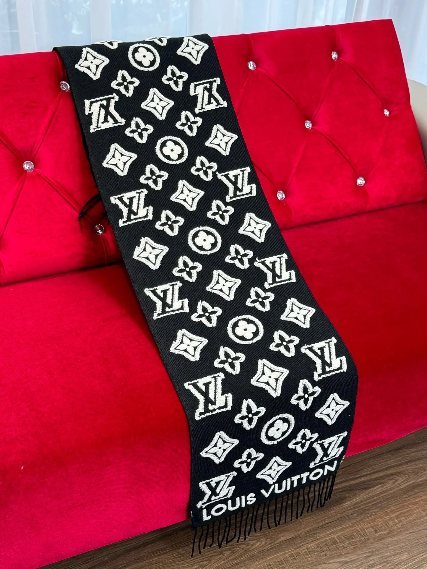 LV SCARF