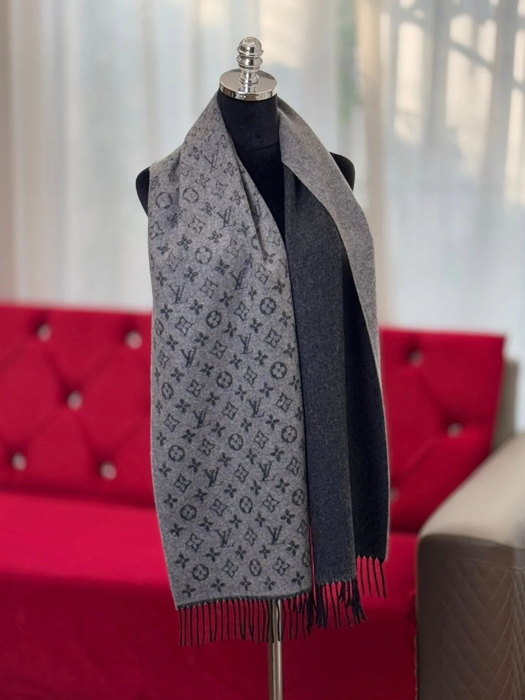 LV SCARF