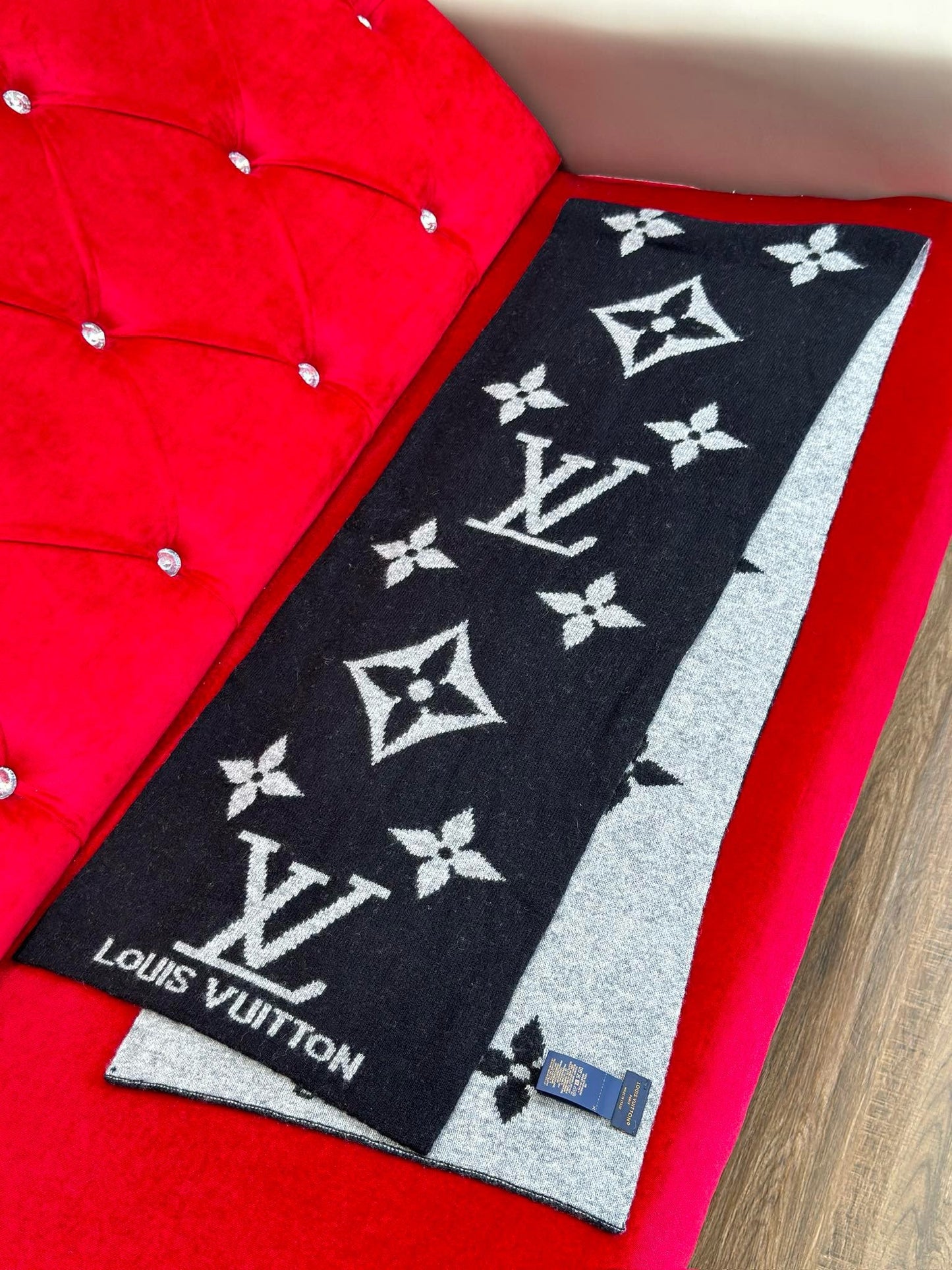 LV SCARF