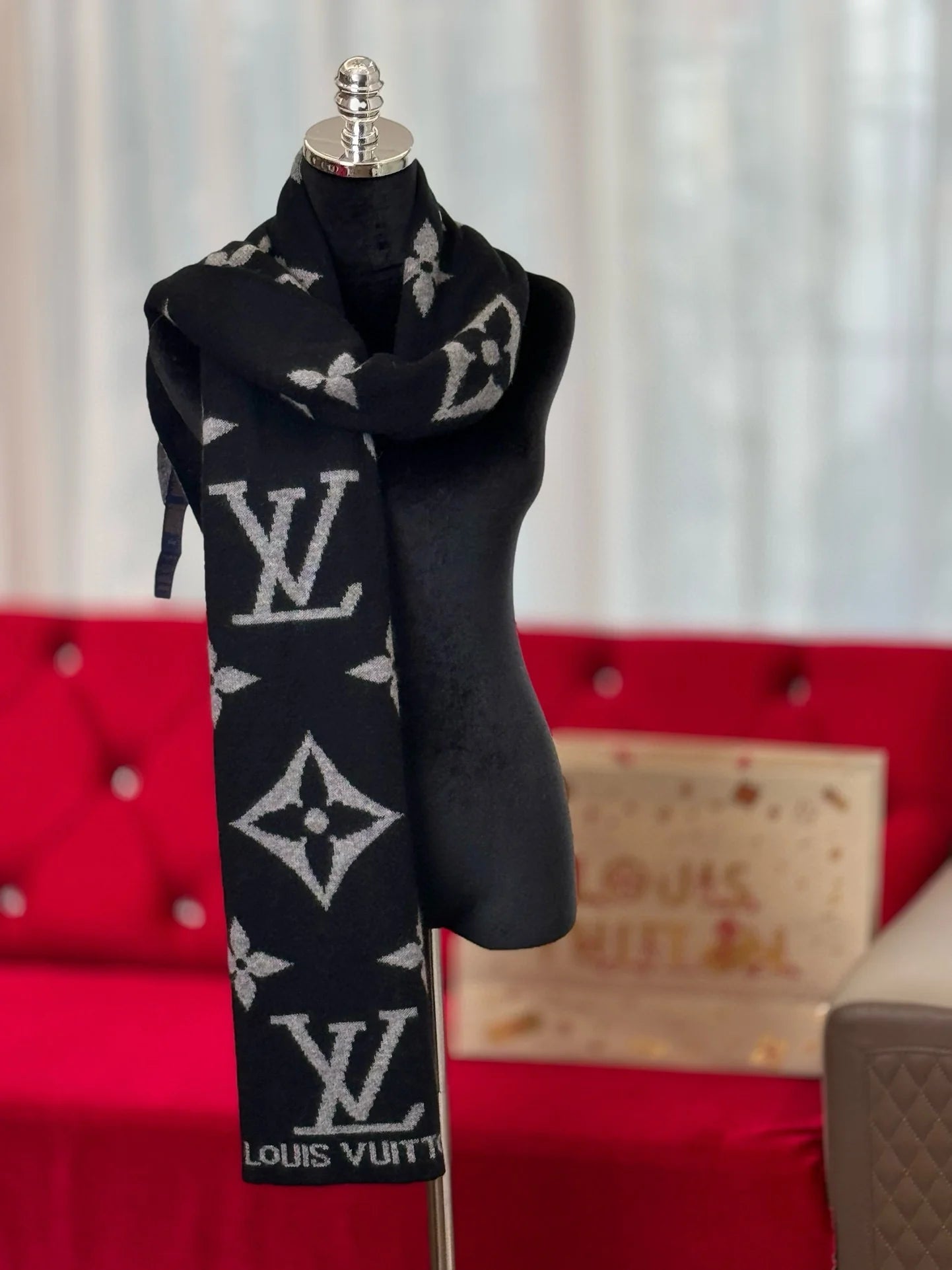 LV SCARF