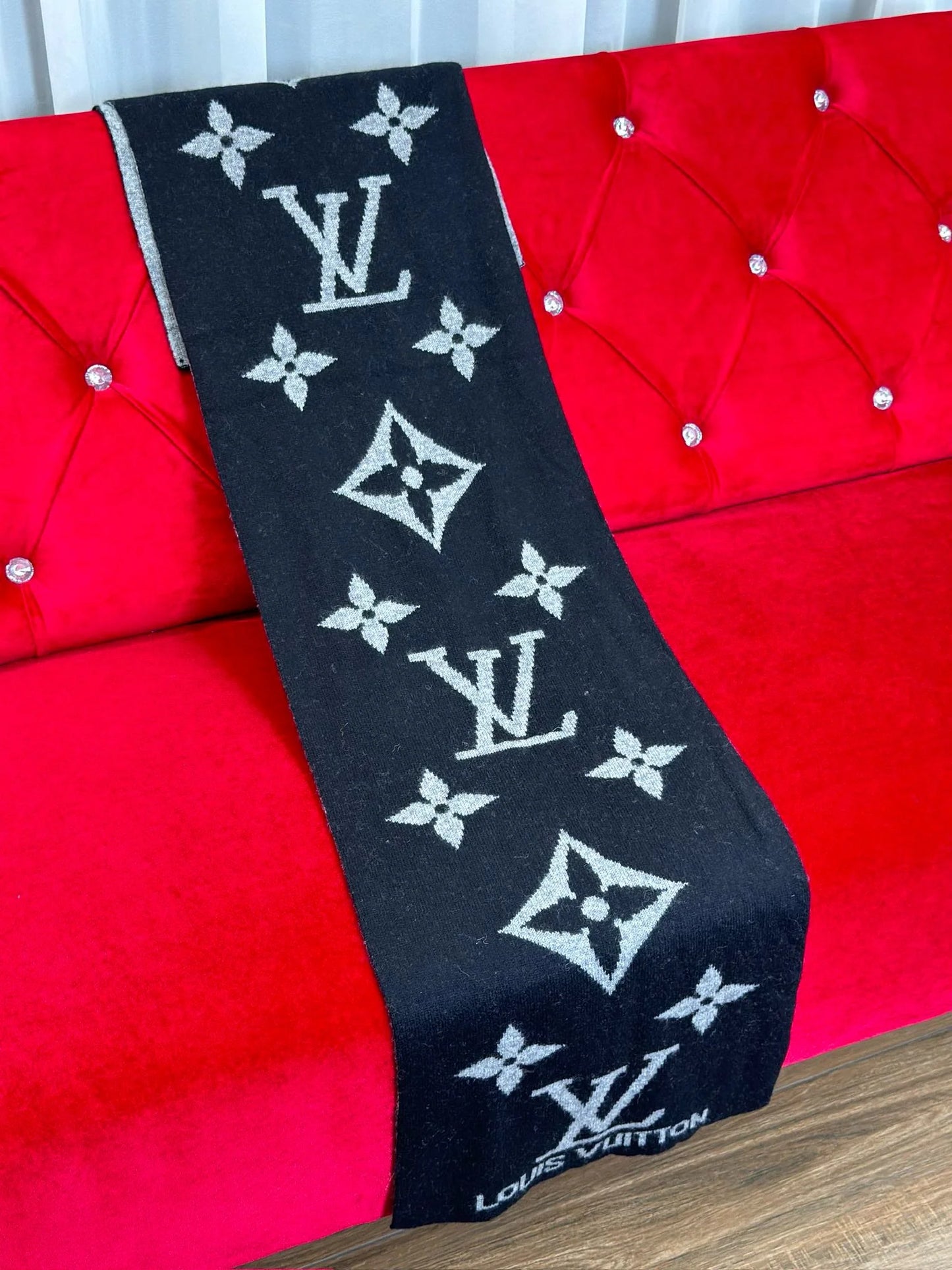 LV SCARF