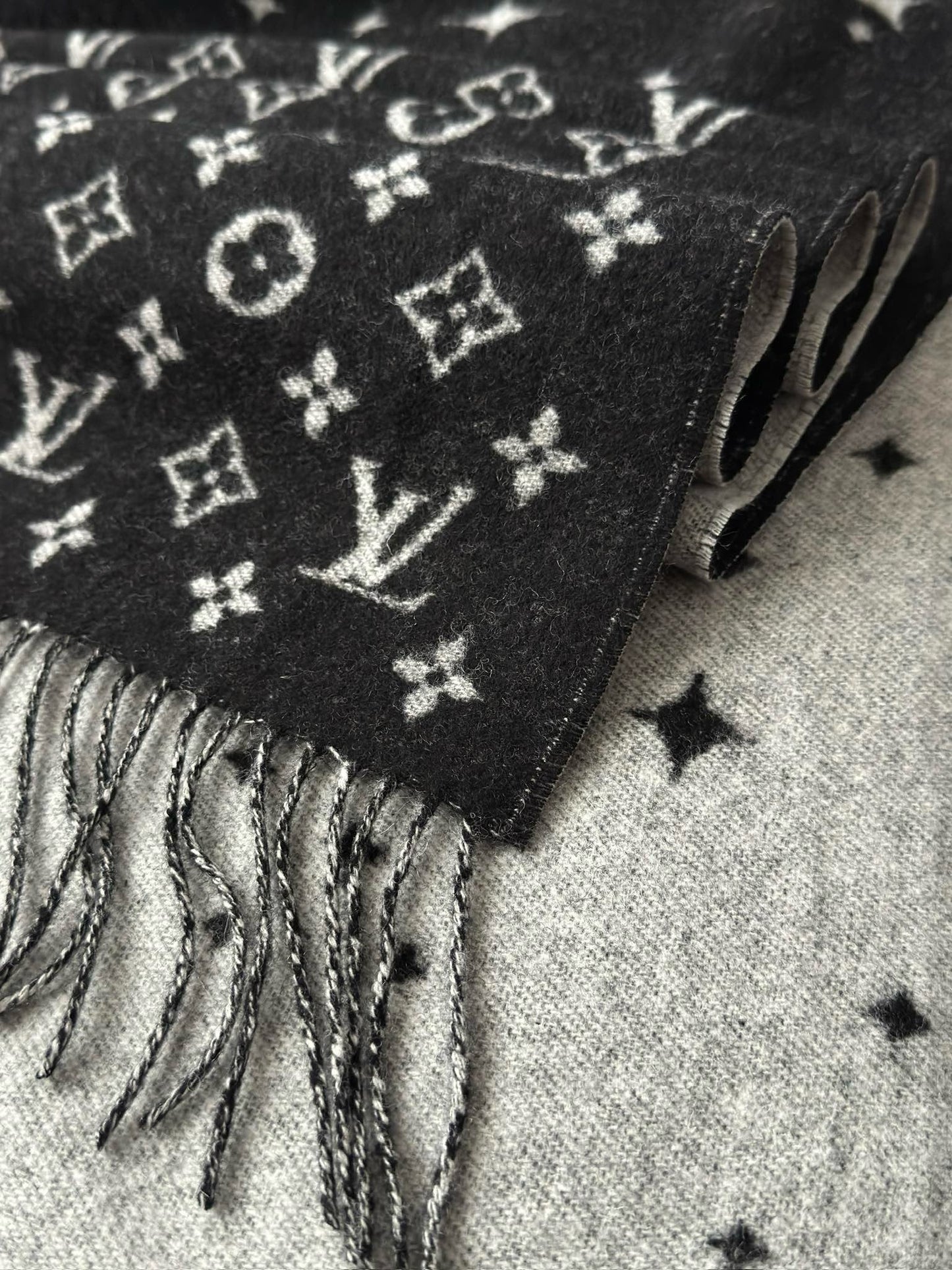 LV SCARF