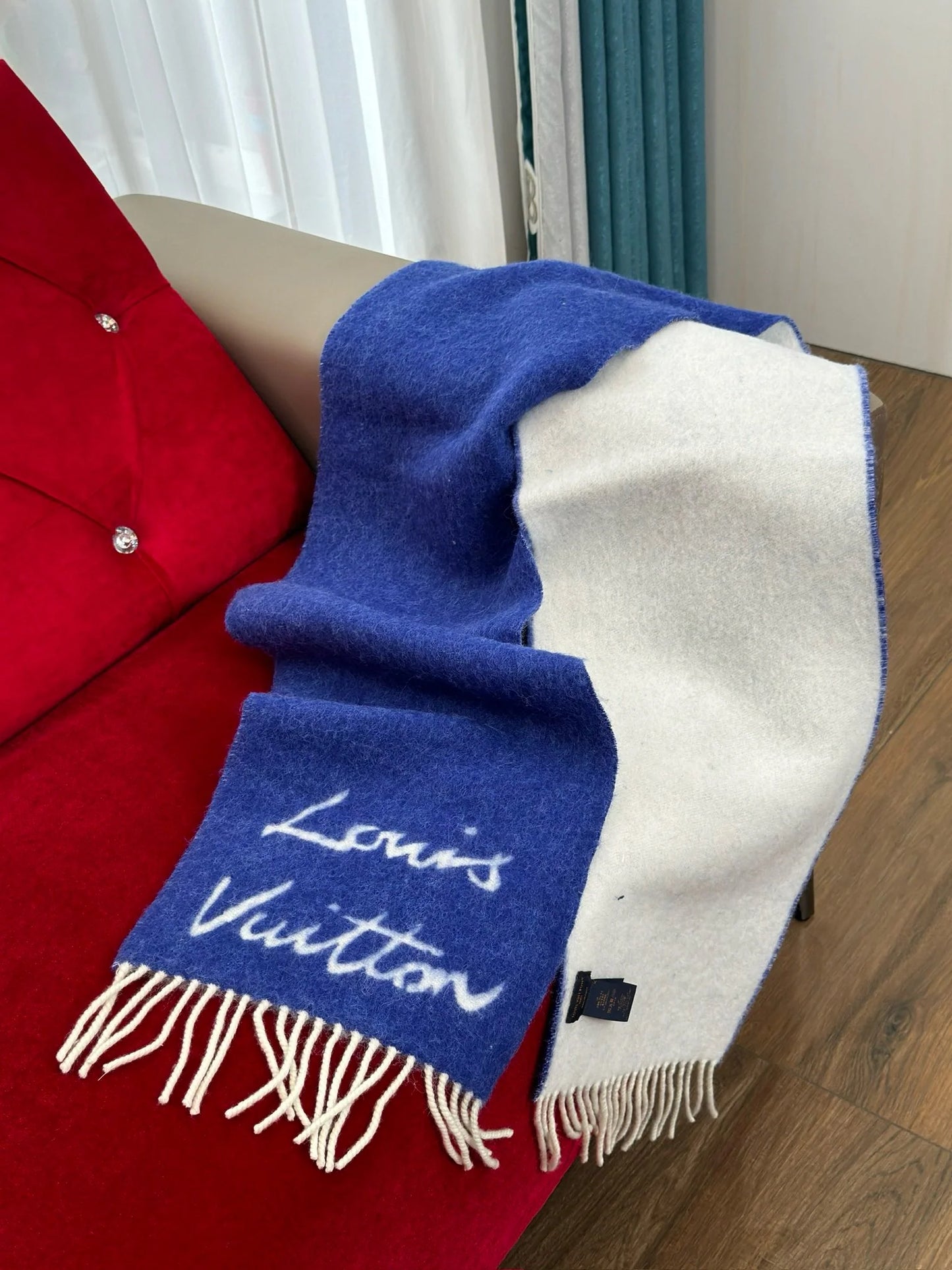 LV SCARF