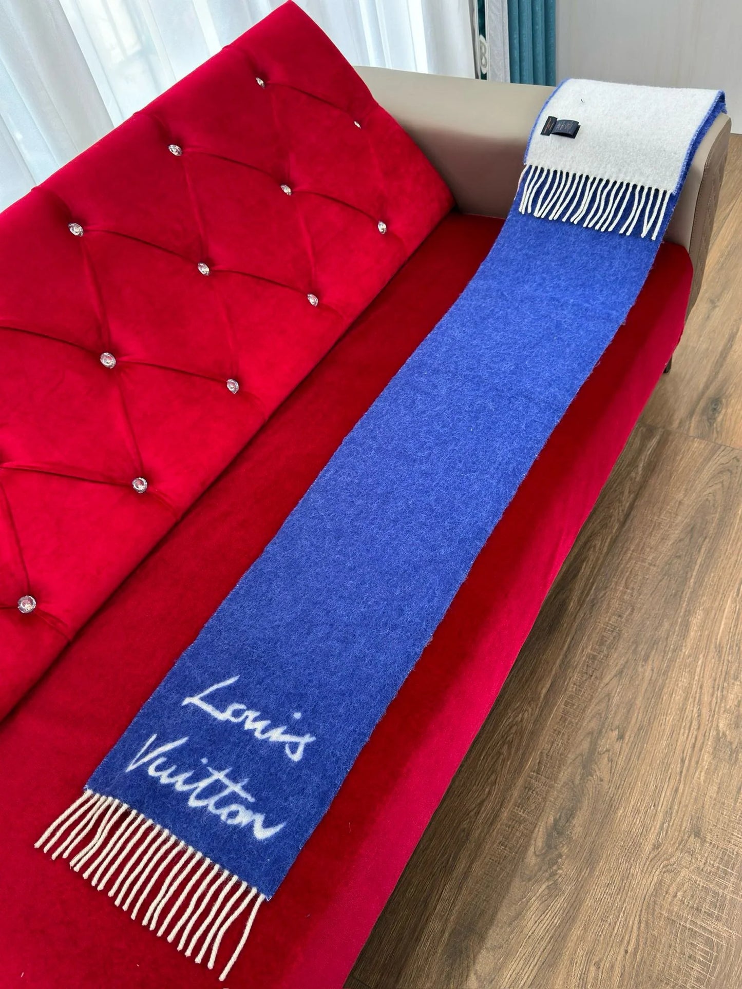 LV SCARF