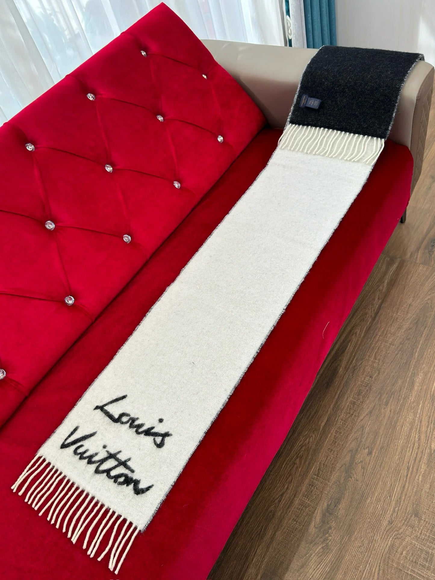 LV SCARF