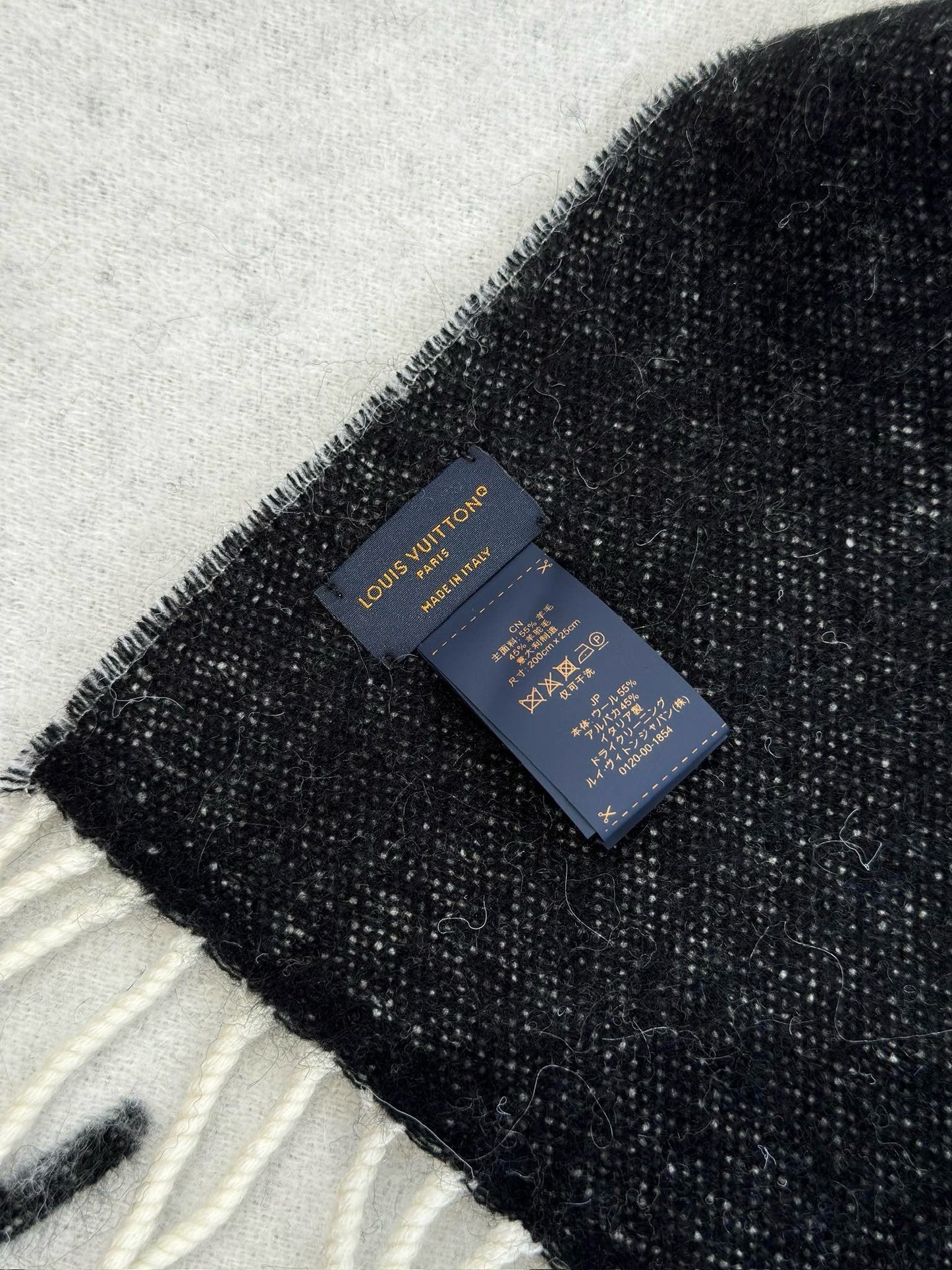 LV SCARF