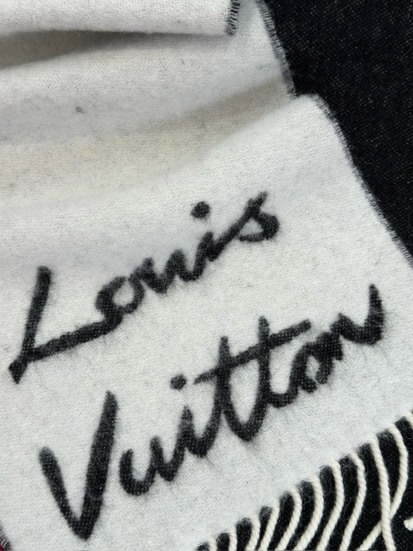 LV SCARF