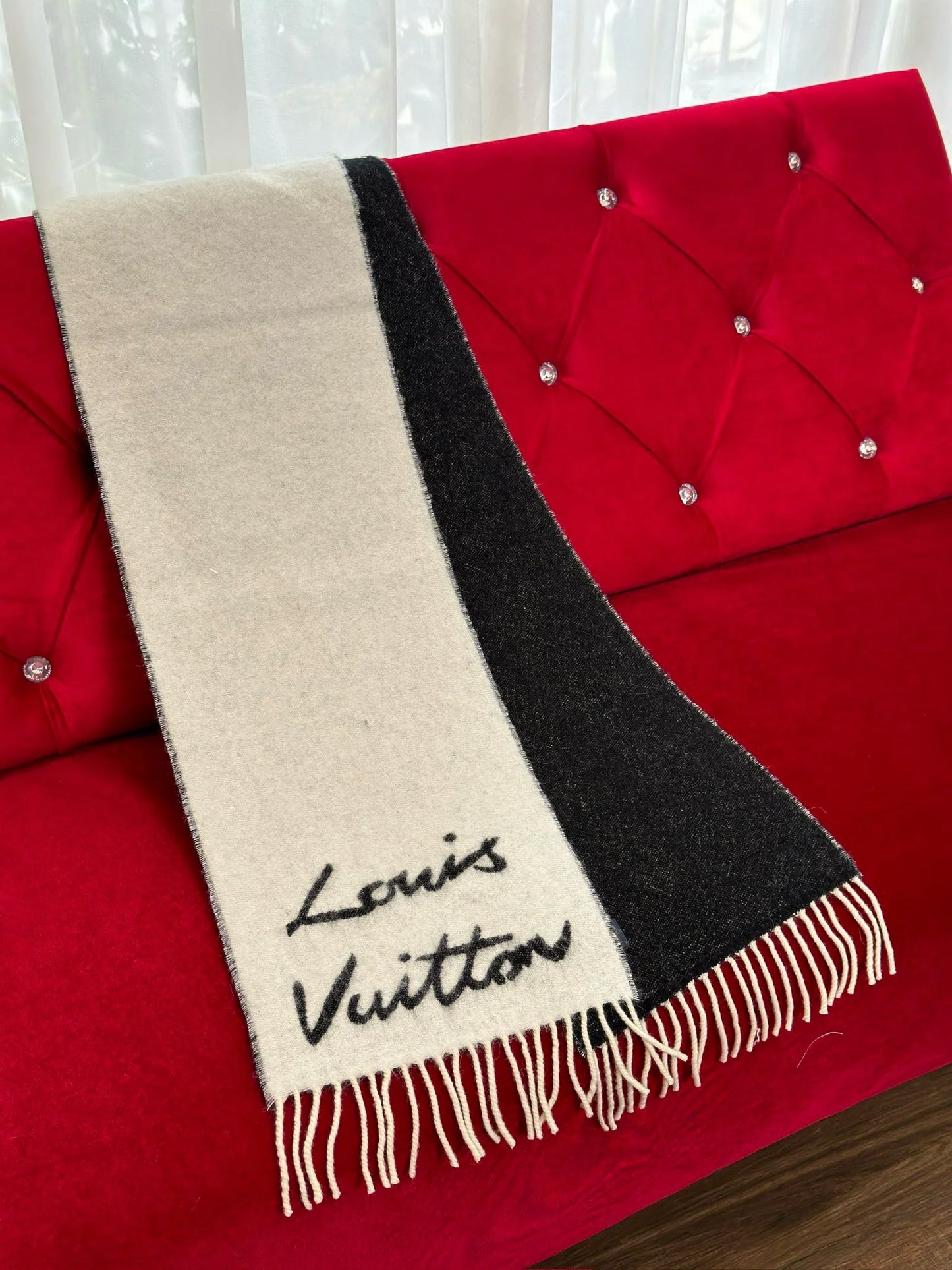 LV SCARF