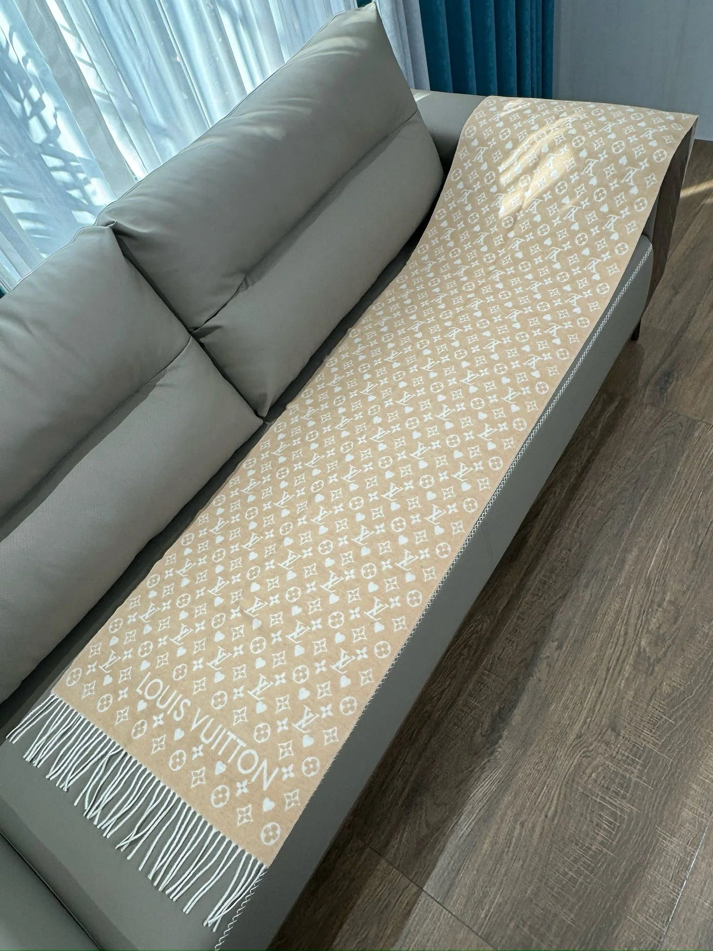 LV SCARF