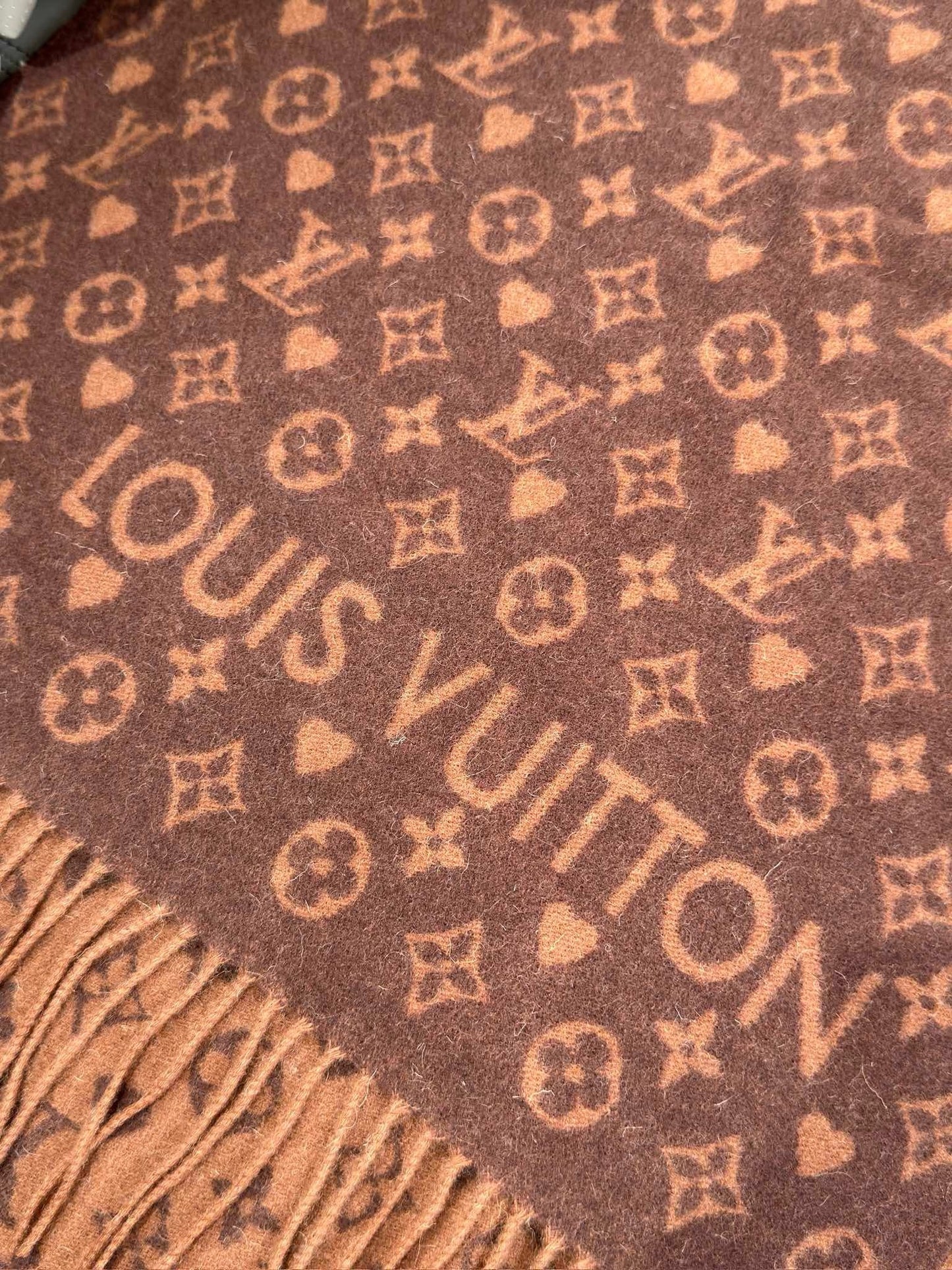 LV SCARF