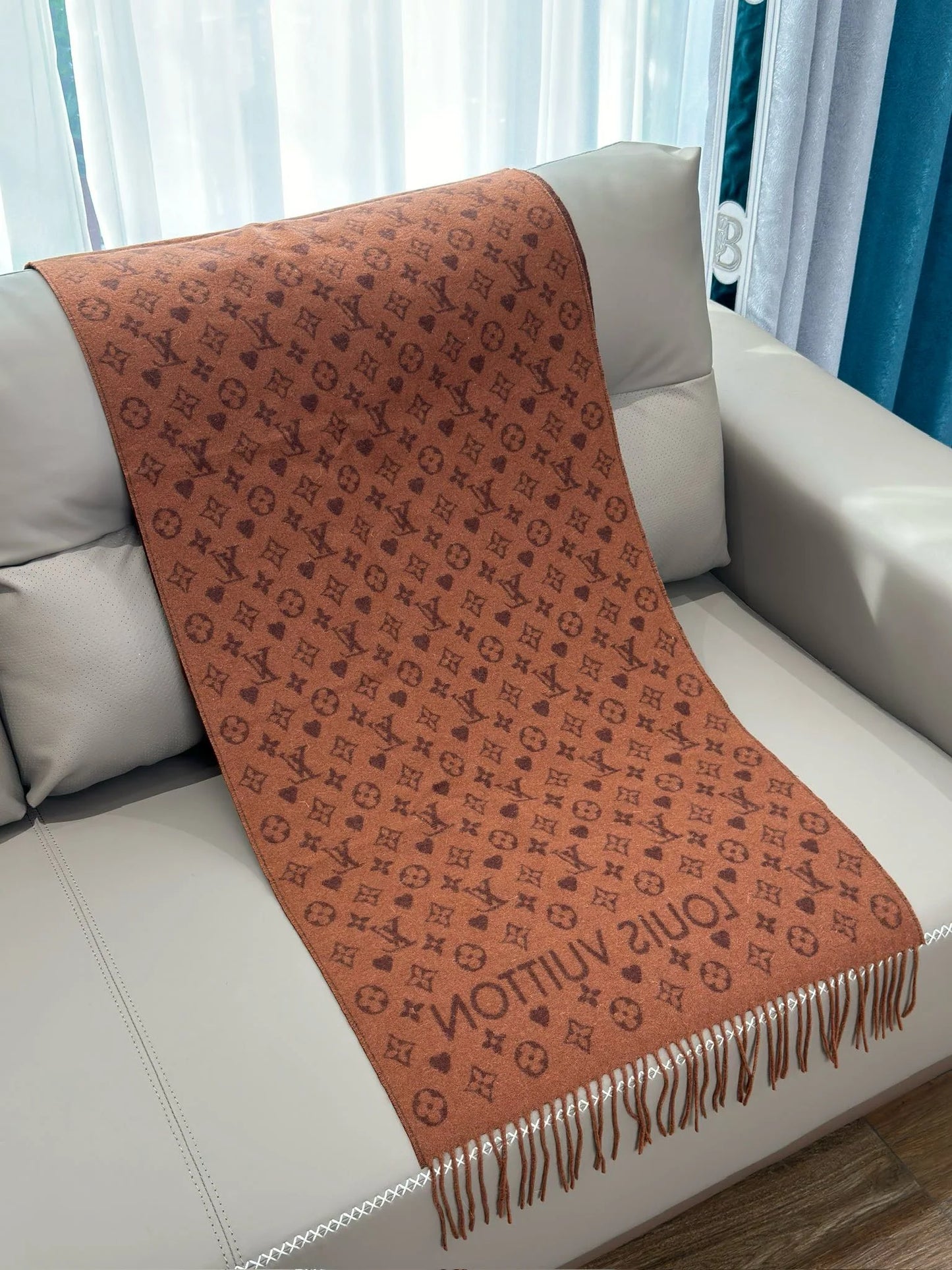 LV SCARF
