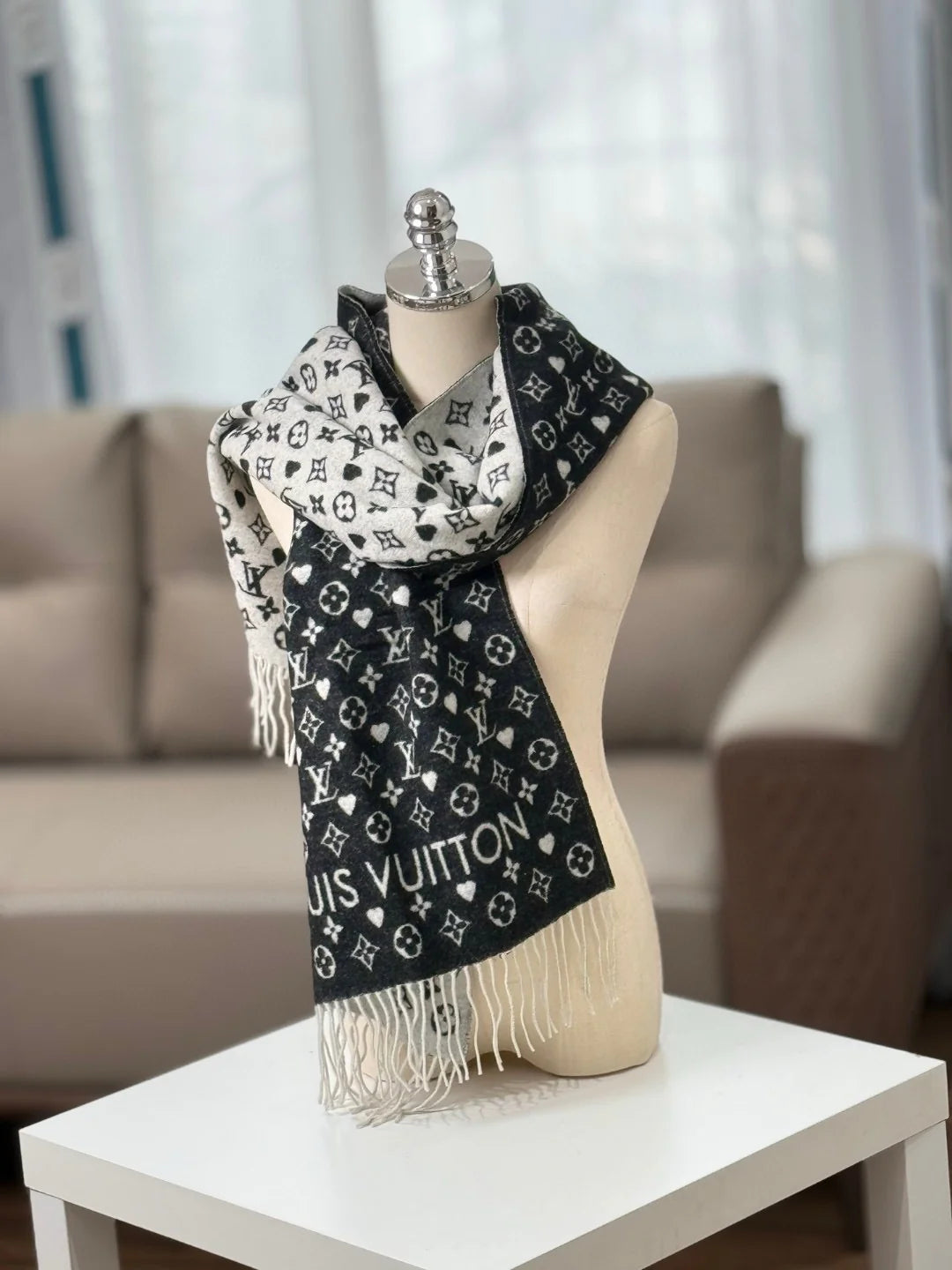 LV SCARF