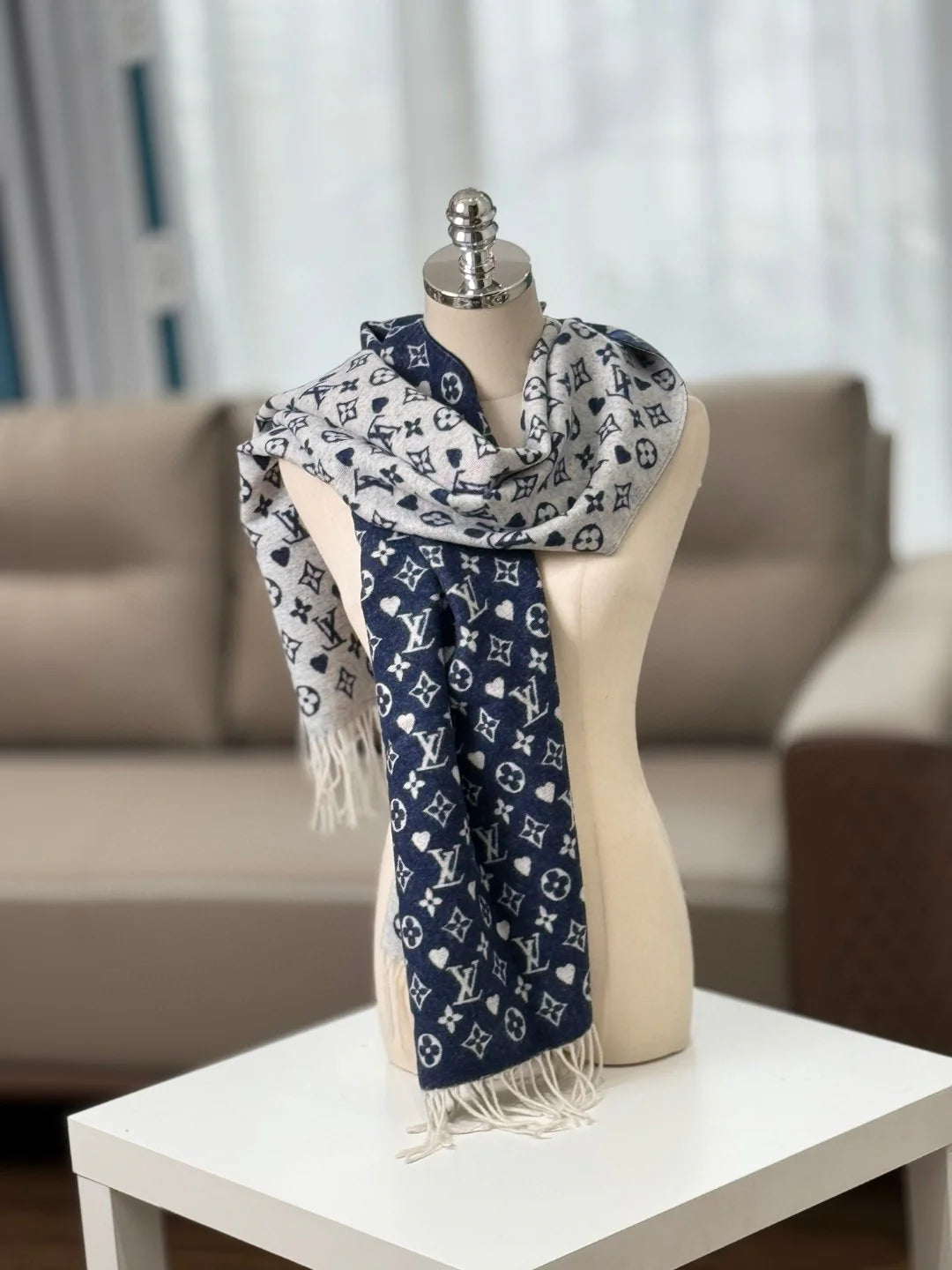 LV SCARF
