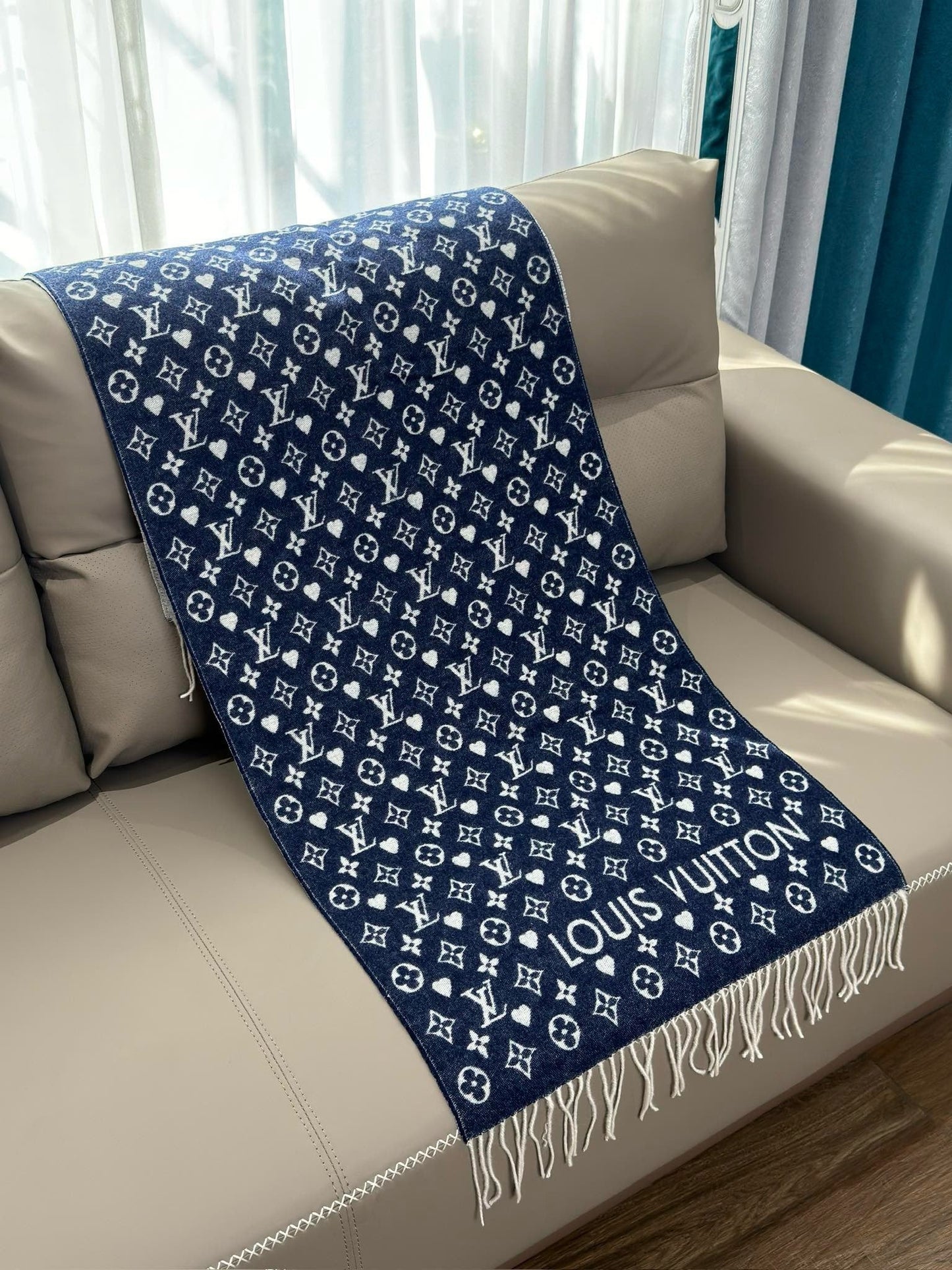 LV SCARF