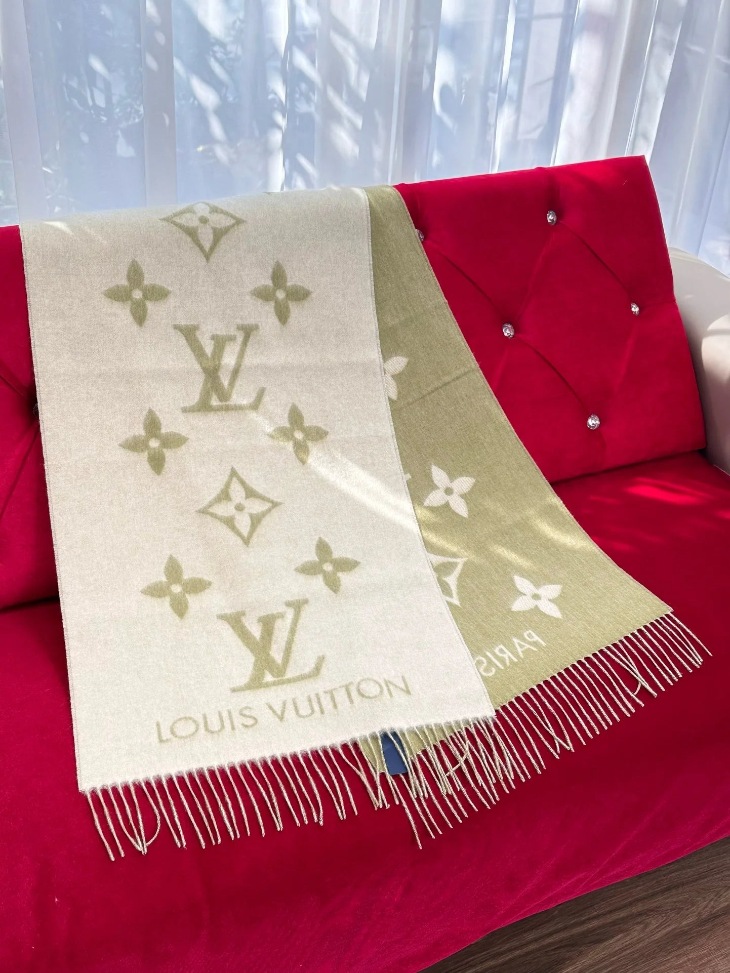 LV SCARF