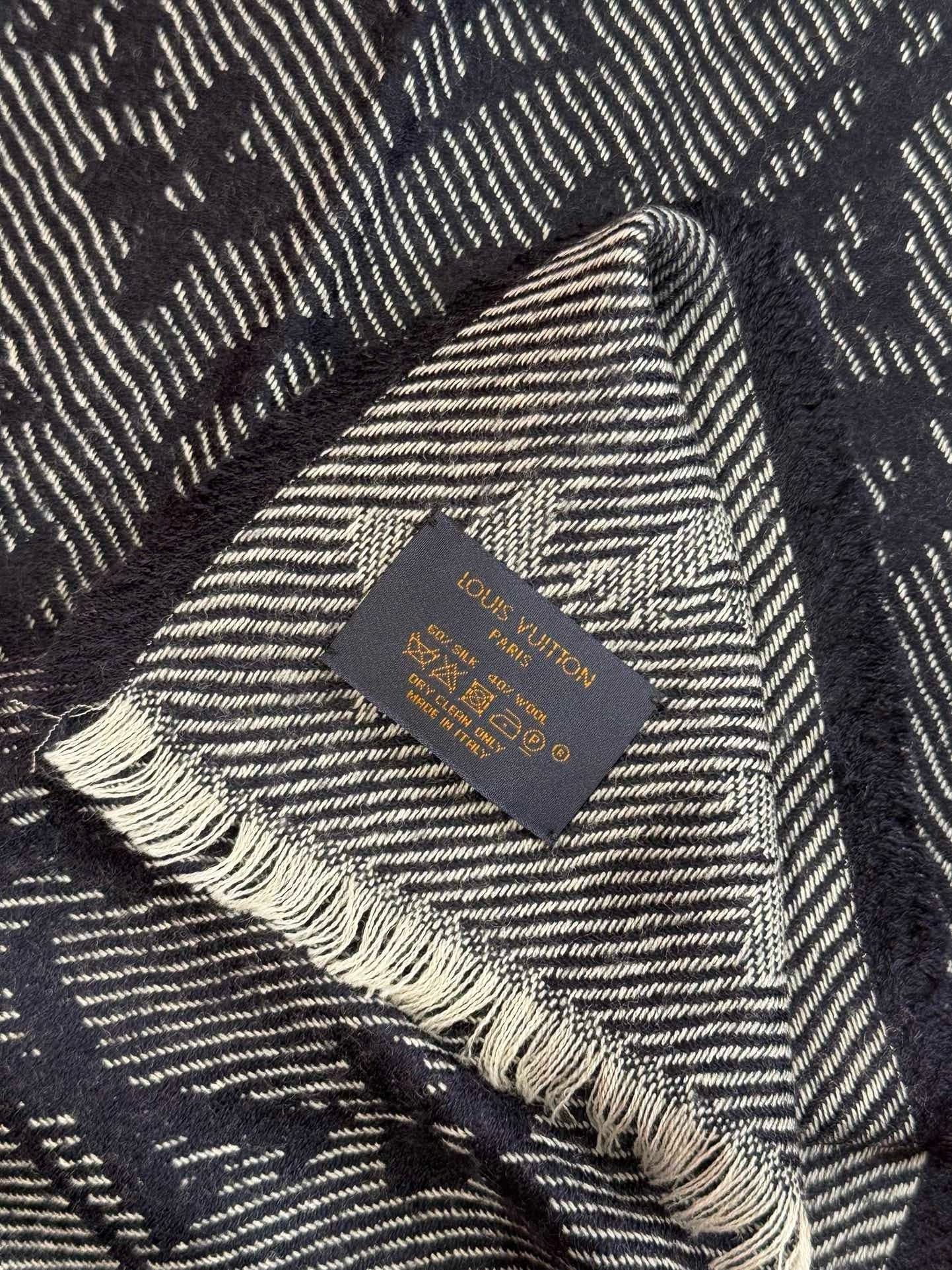 LV SCARF