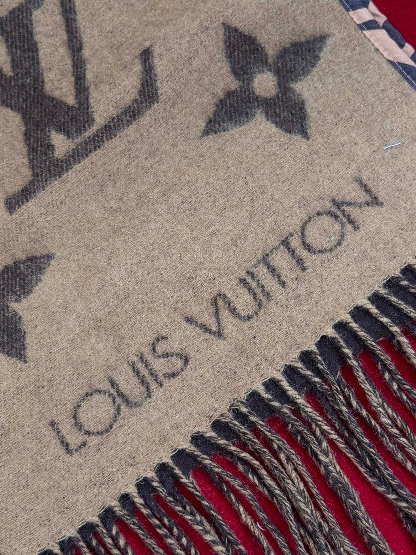LV SCARF