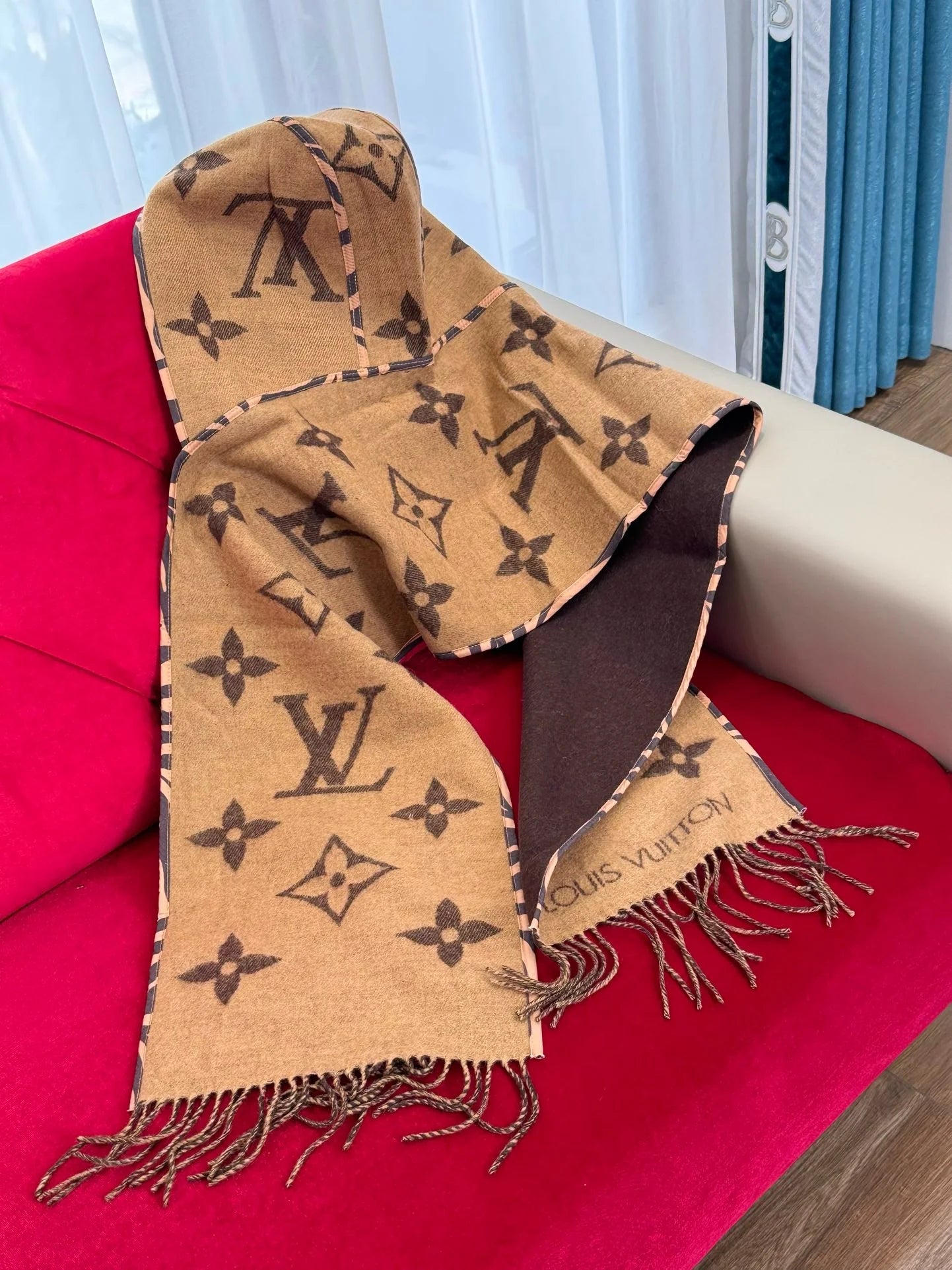 LV SCARF