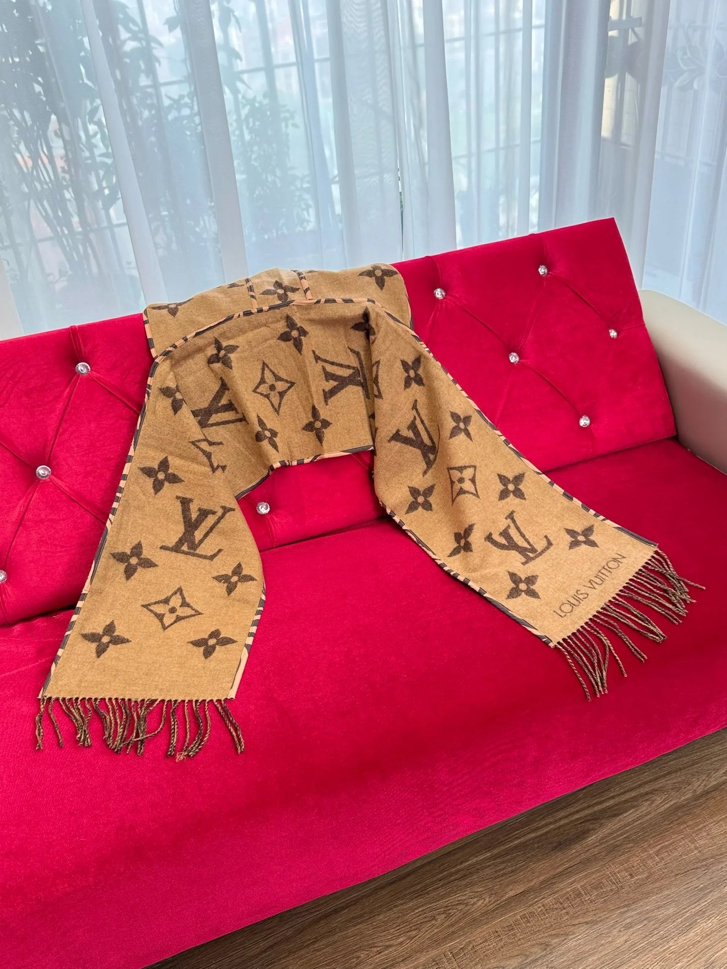 LV SCARF