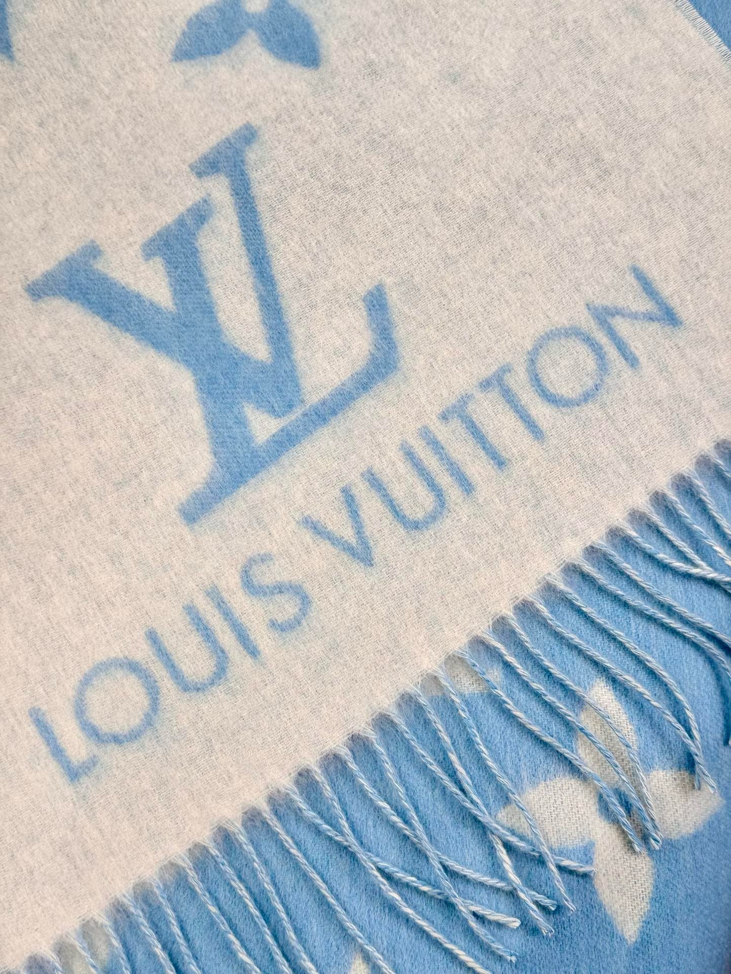 LV SCARF