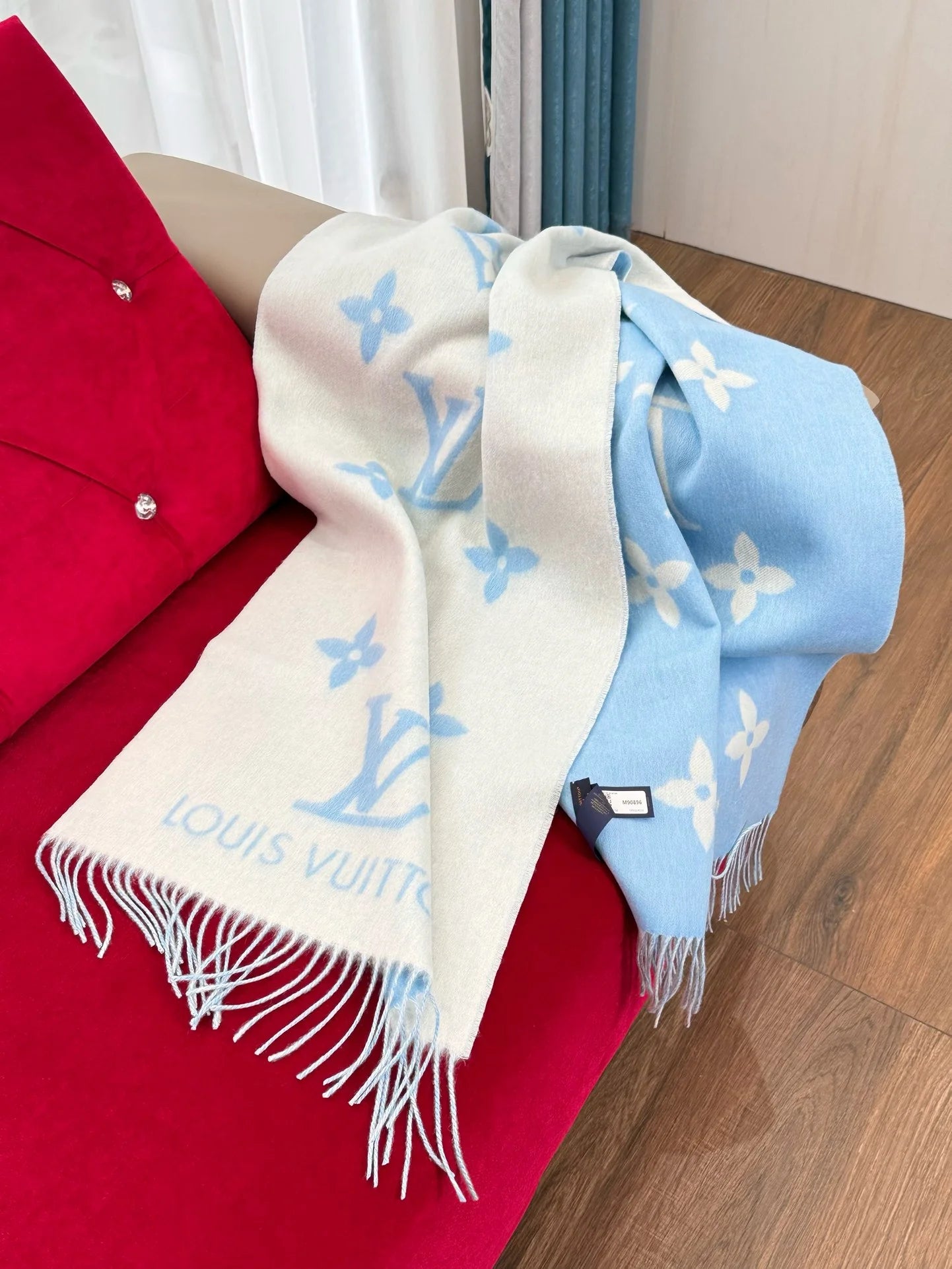 LV SCARF