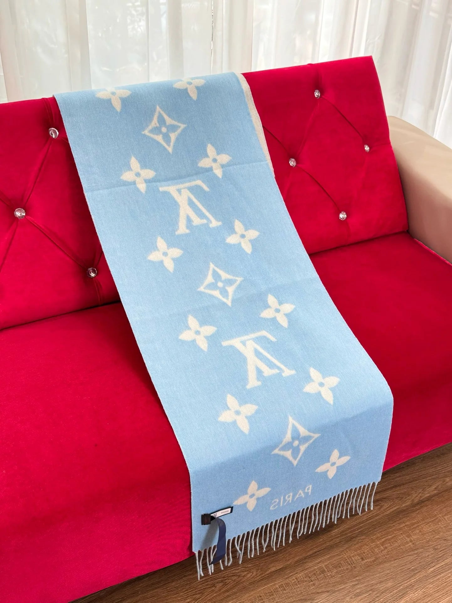 LV SCARF