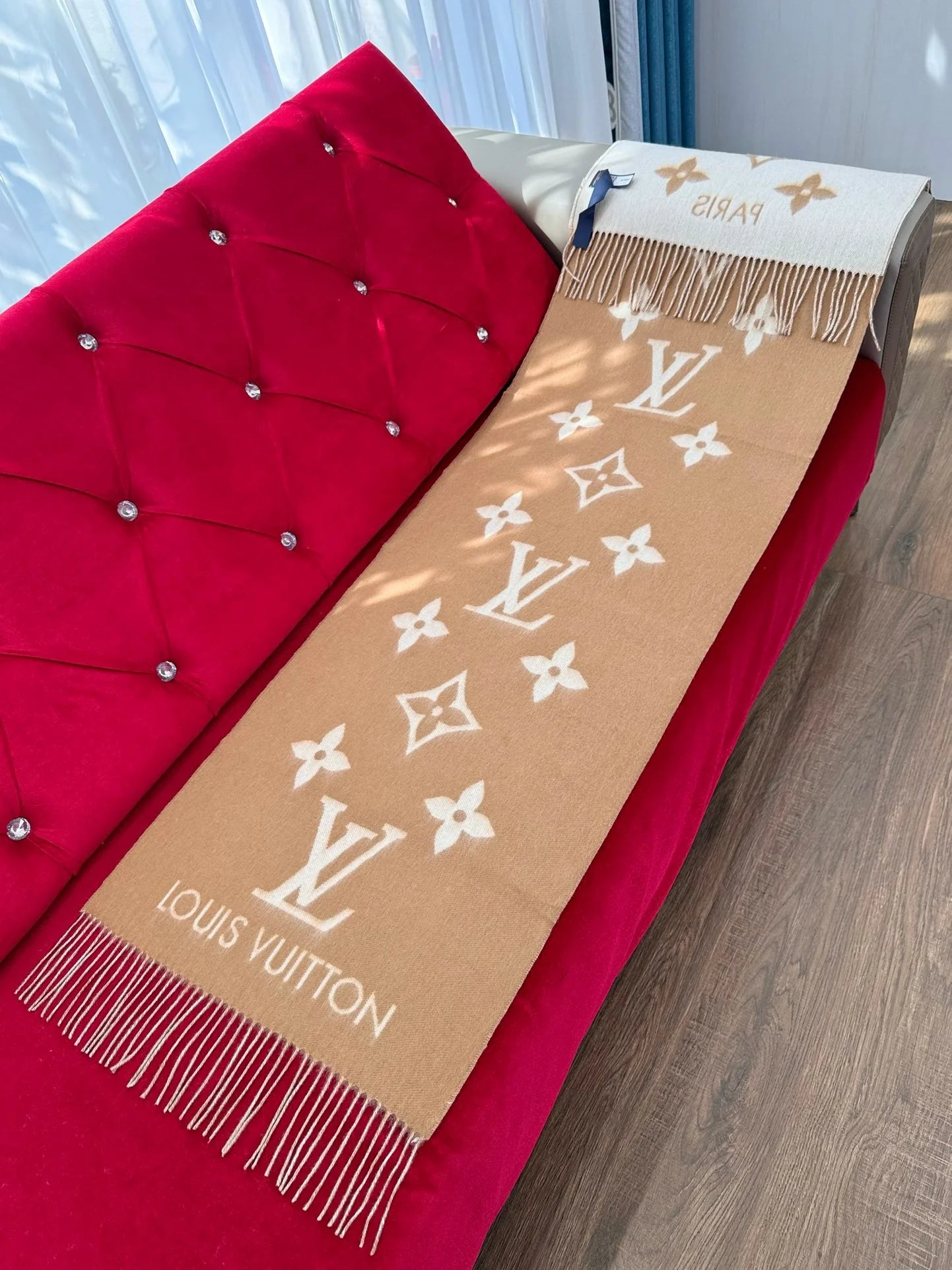 LV SCARF