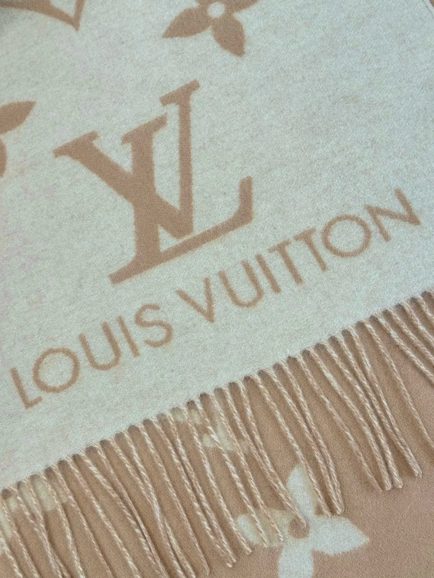 LV SCARF
