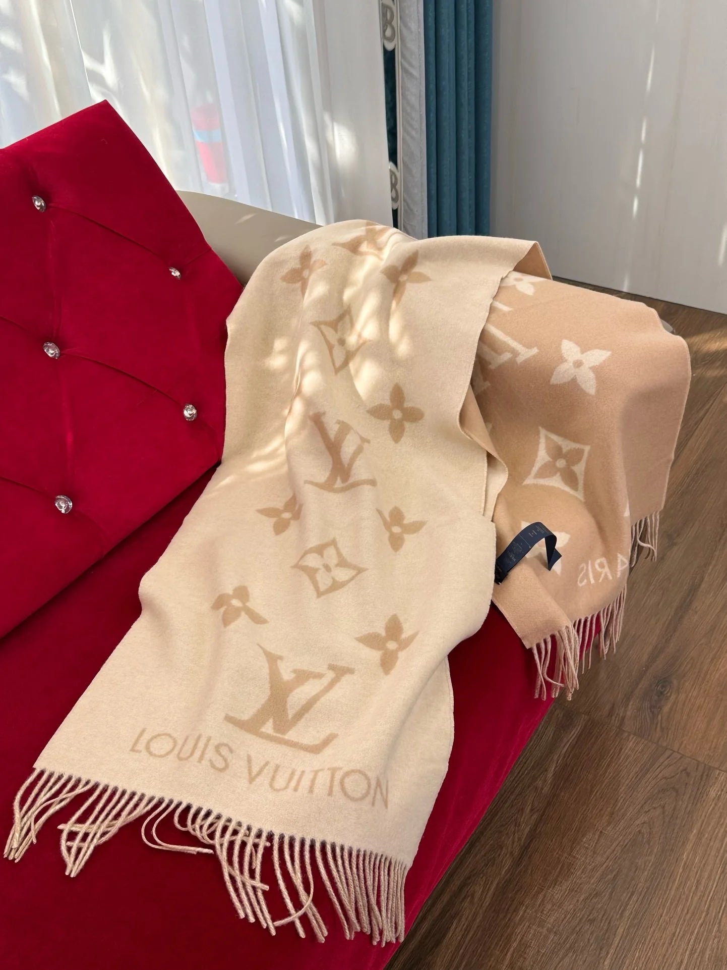 LV SCARF